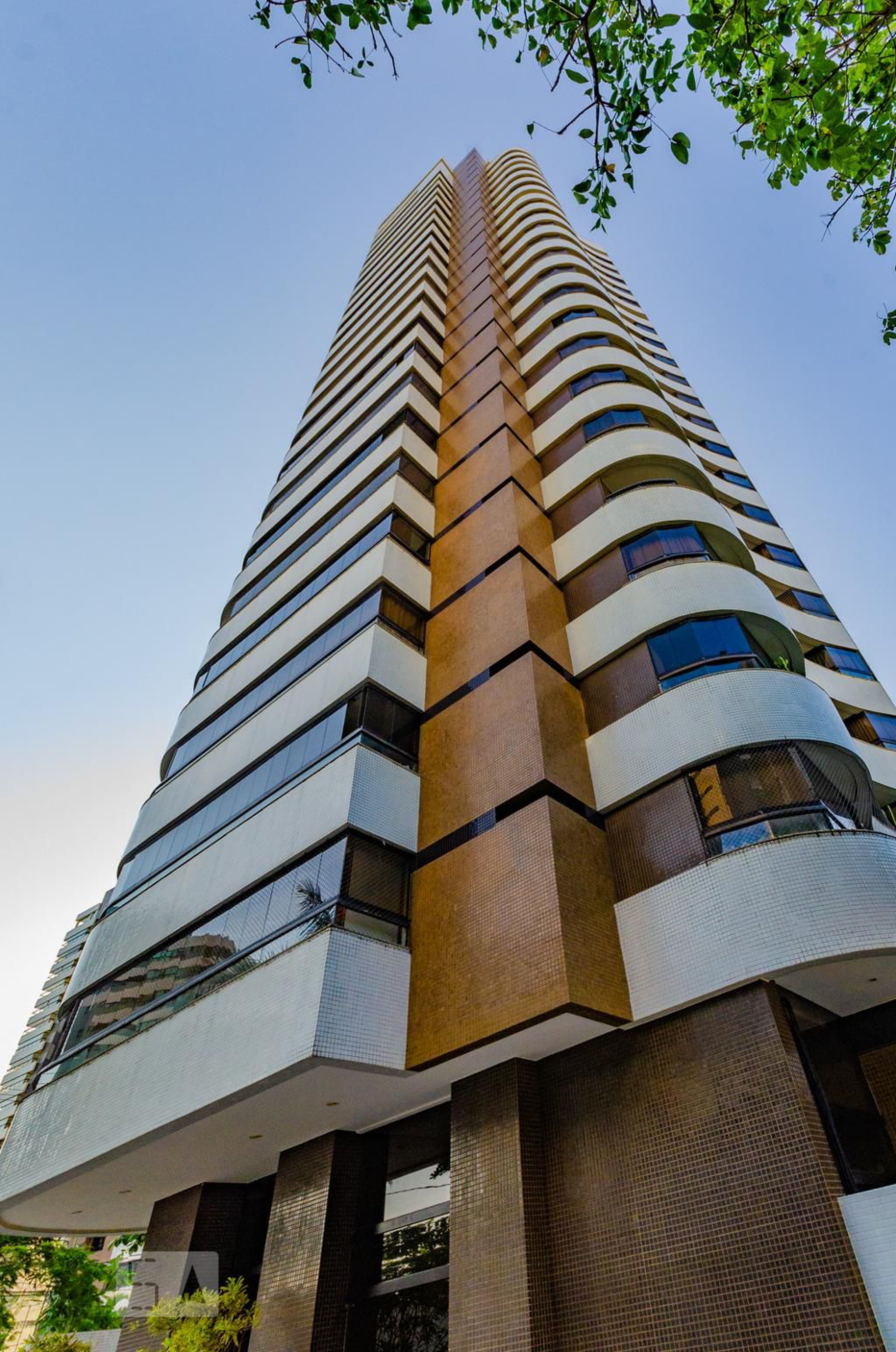 Fachada do Condomínio Condomínio Maison Morro do Gato