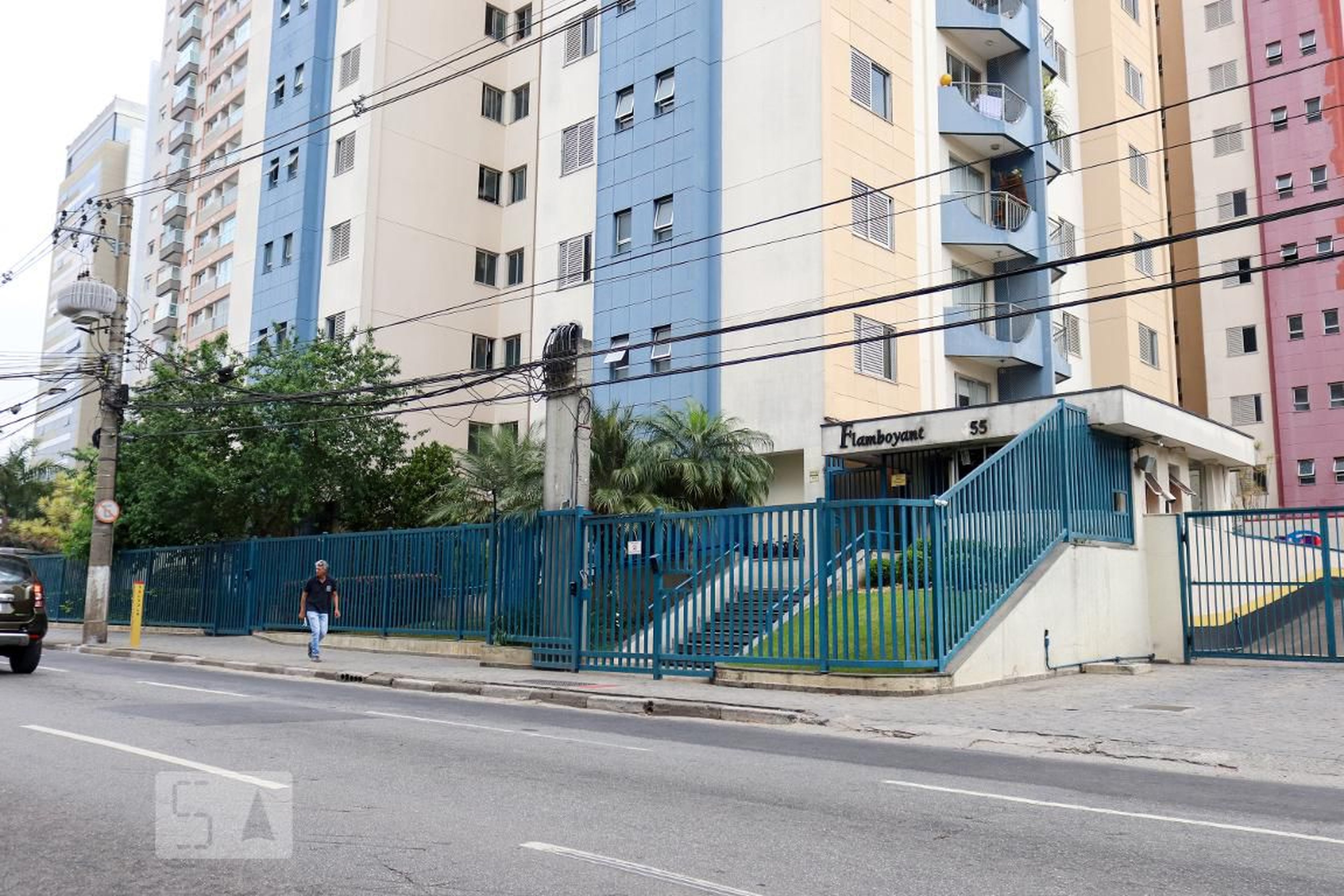 Fachada do Condomínio Condomínio Flamboyant