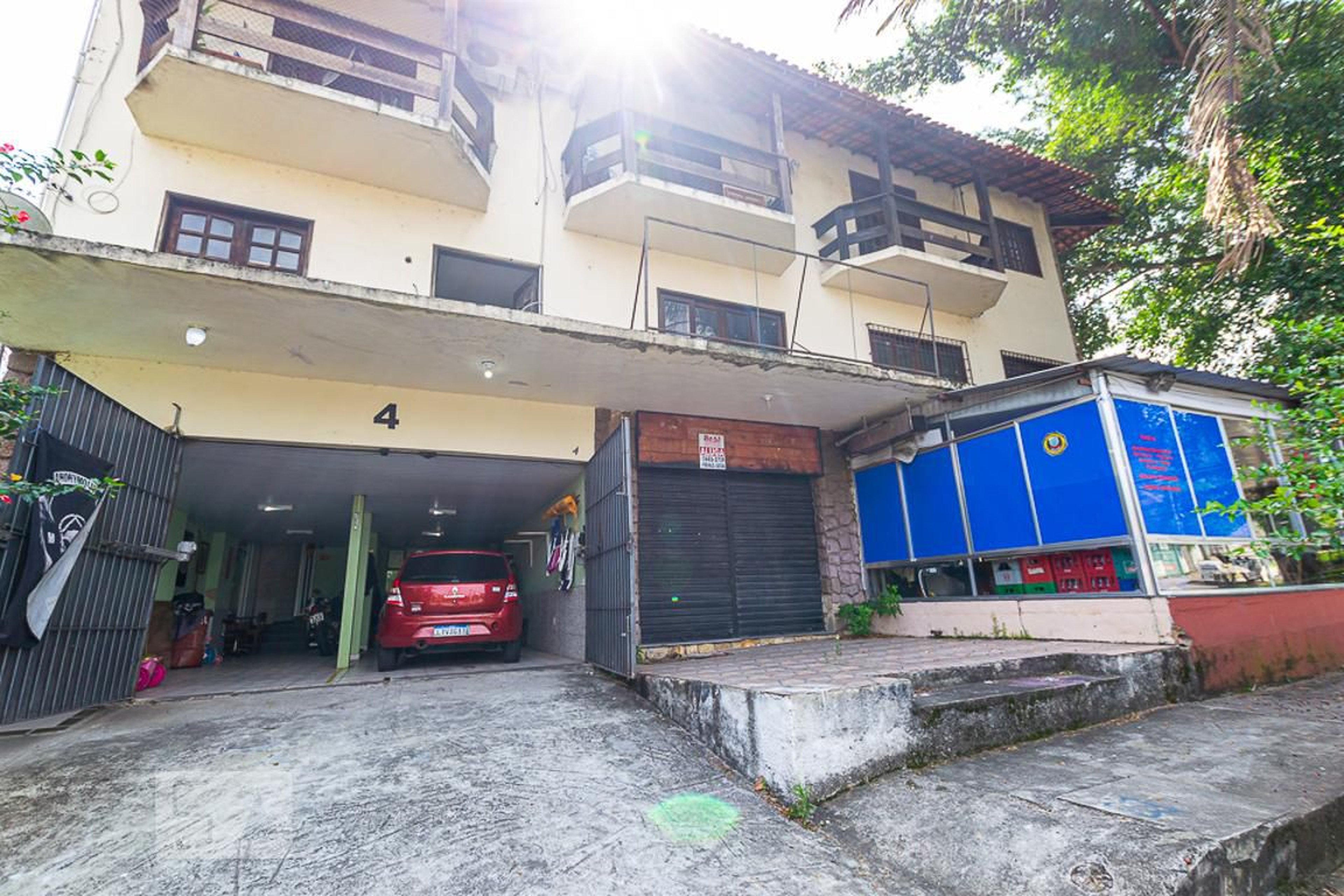 Fachada Condomínio em Estrada Alcebíades Pinto, 04