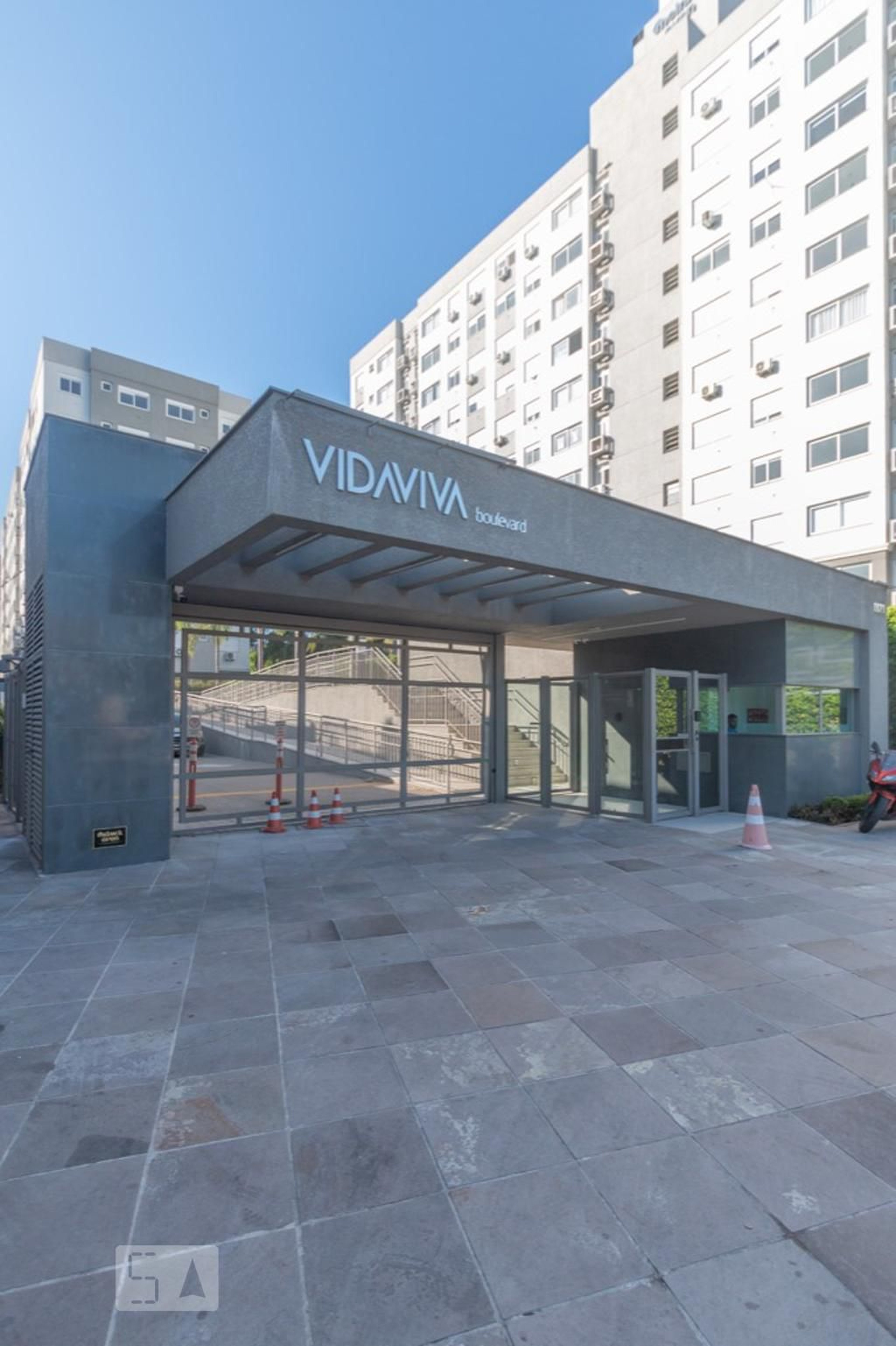 Fachada Condomínio em Rua Coronel Aparício Borges, 50