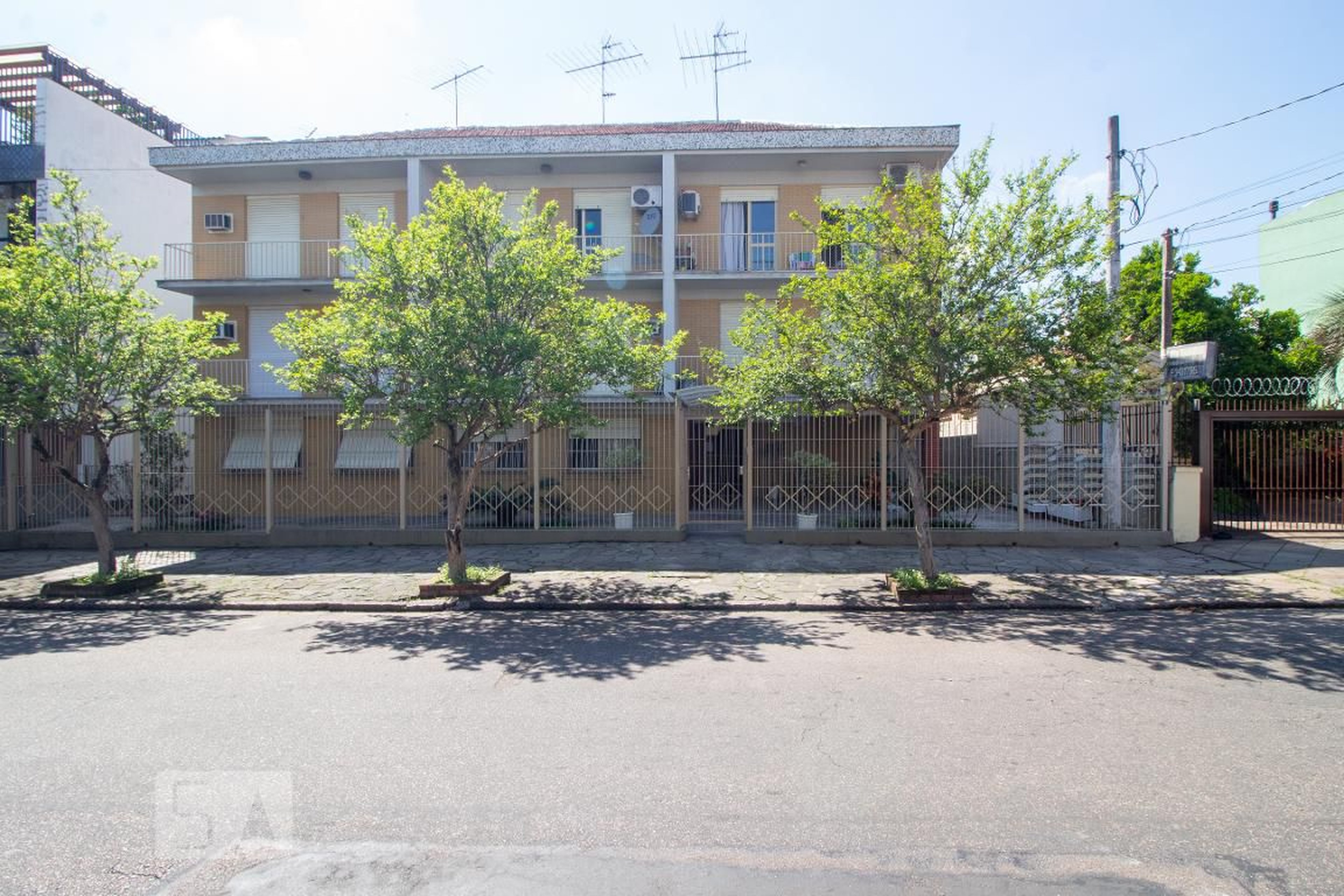 Fachada Condomínio em Rua Luzitana, 182