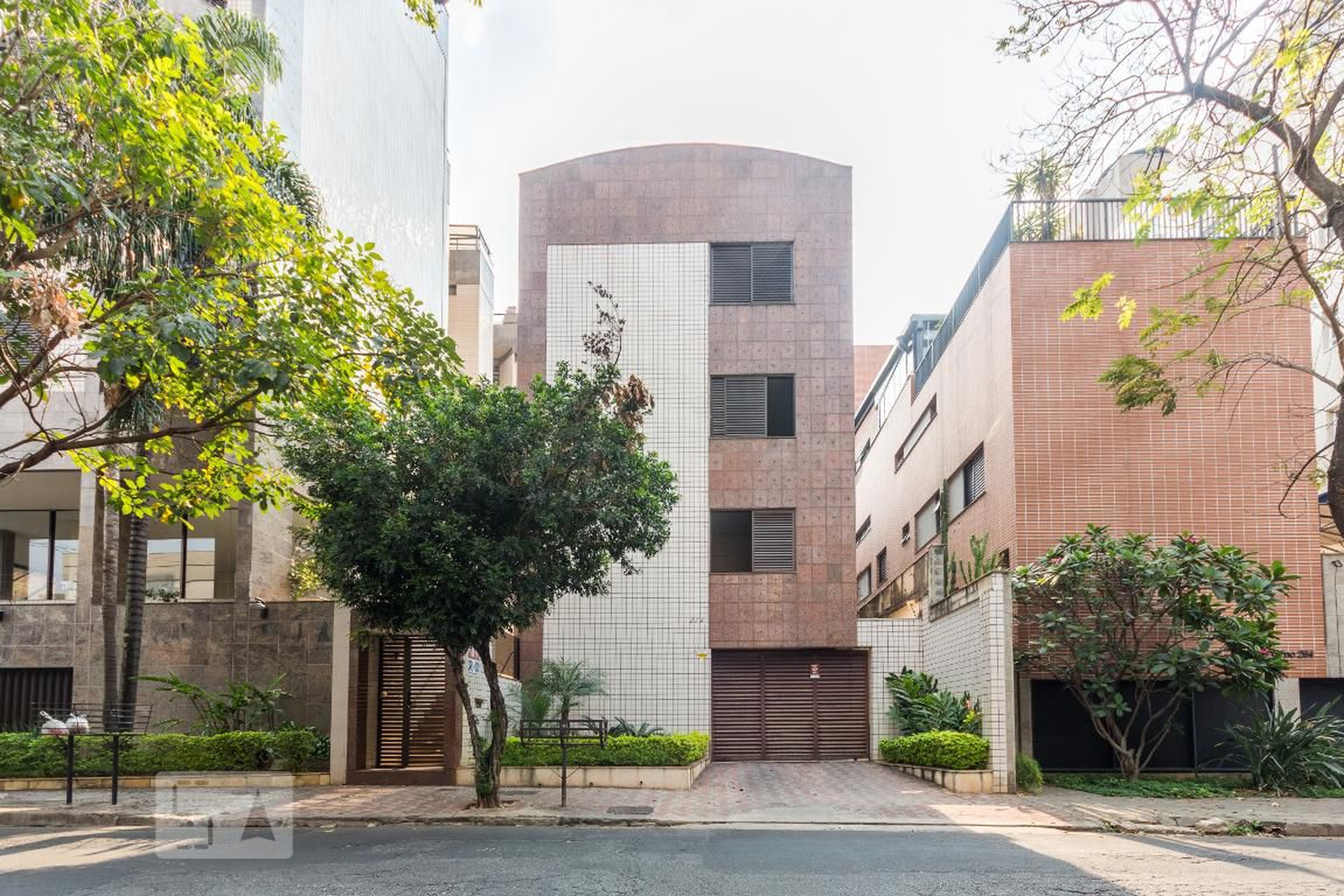 Fachada Condomínio em Rua Padre Severino, 274