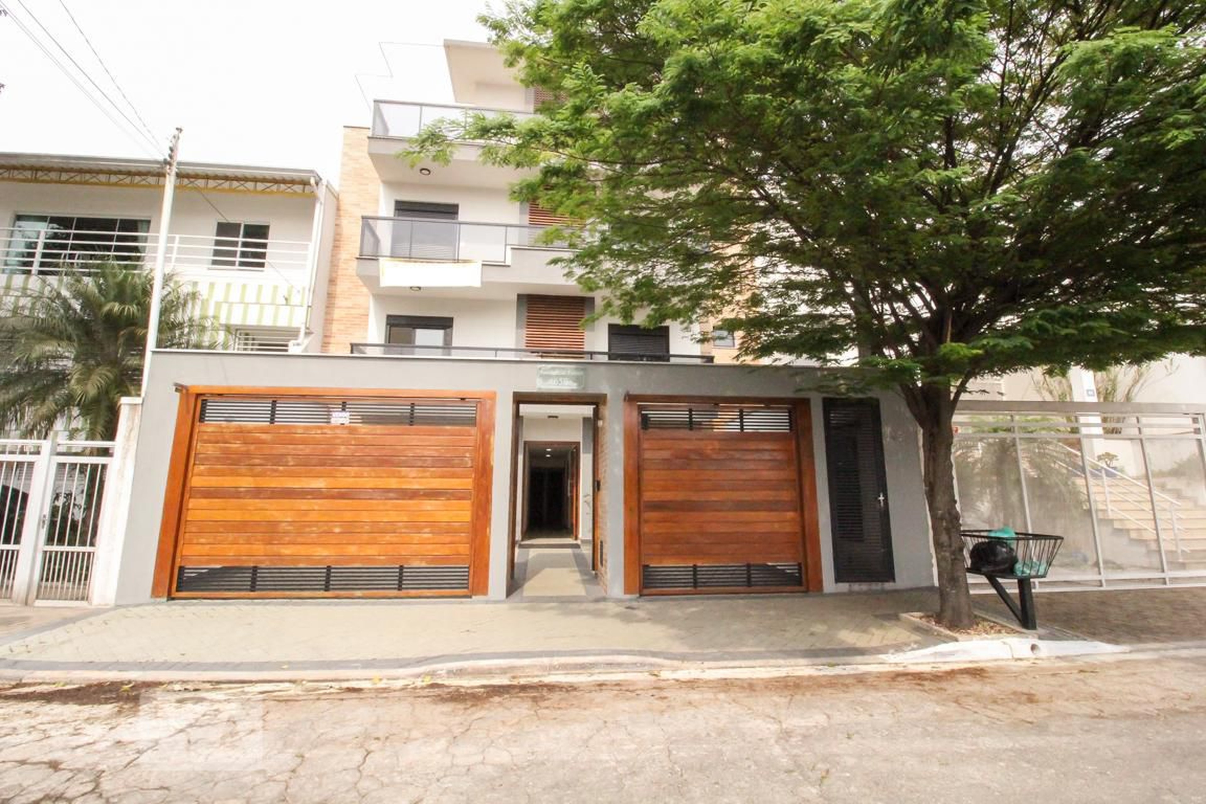 Fachada Condomínio em Rua Capitão Rabelo, 650