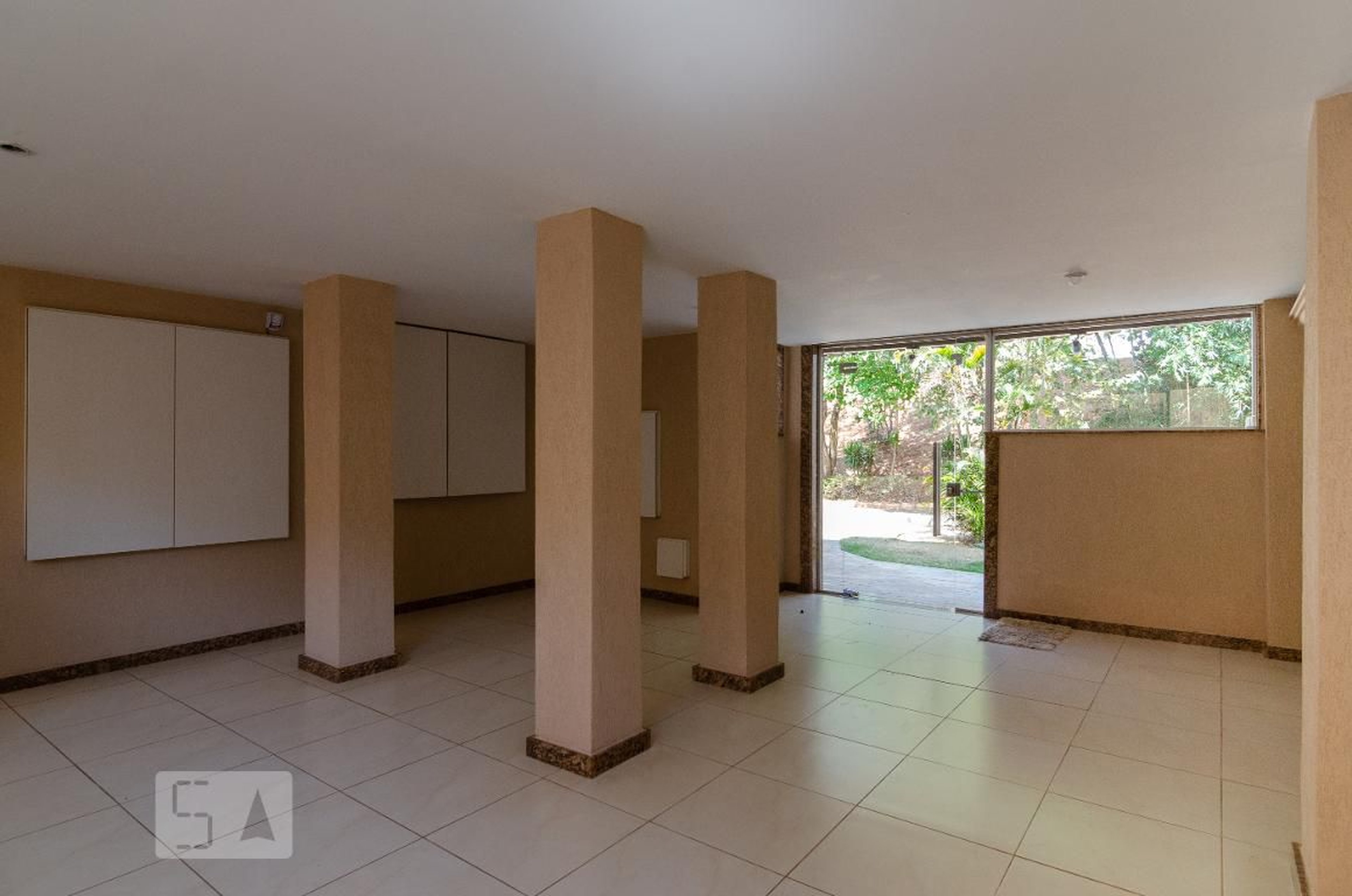 Hall Condomínio em Beco Quarenta e Sete, 335