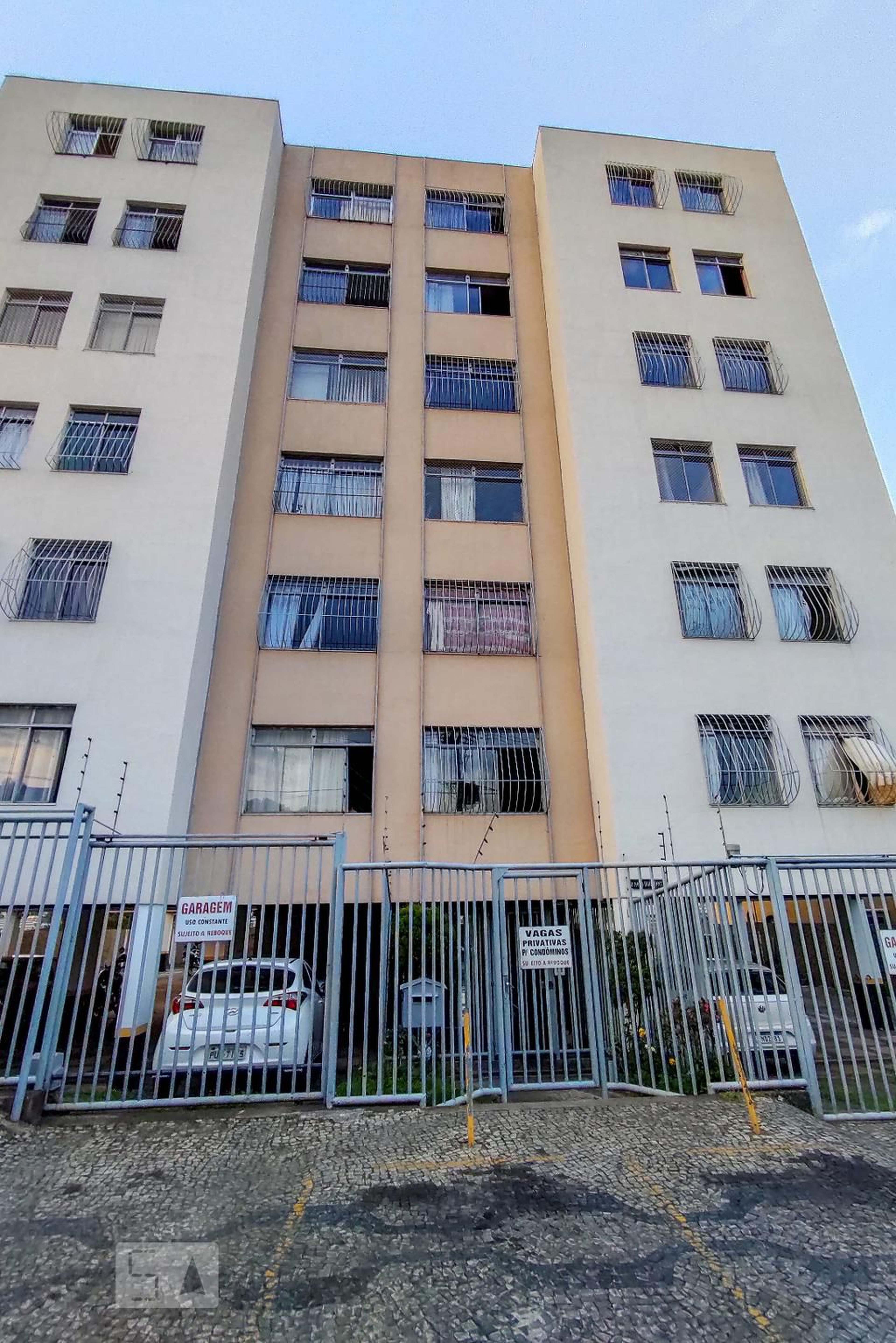 Fachada Condomínio em Rua Juramento, 211