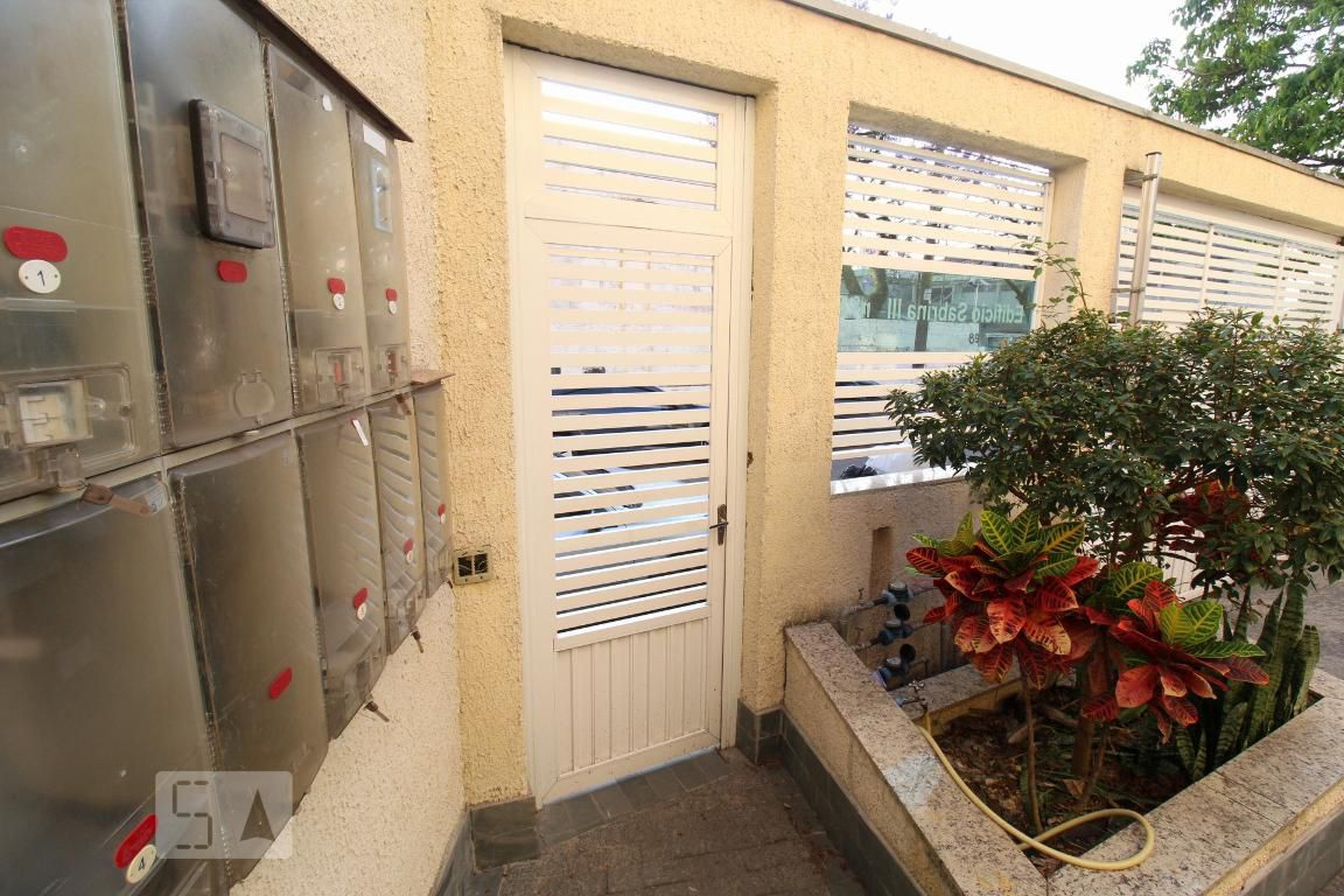 Entrada social - null