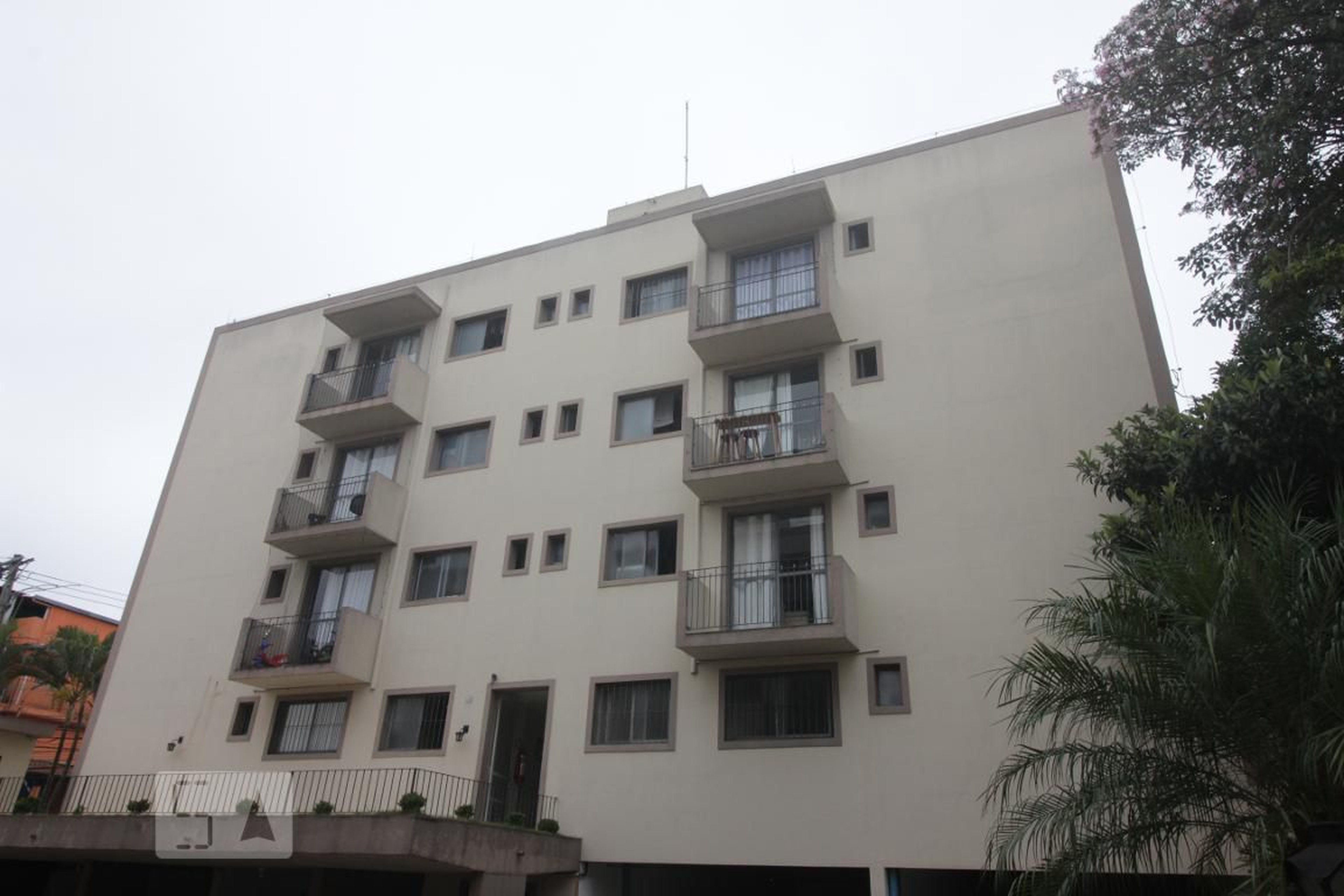 Fachada Condomínio em Avenida Carlos Lacerda, 3192