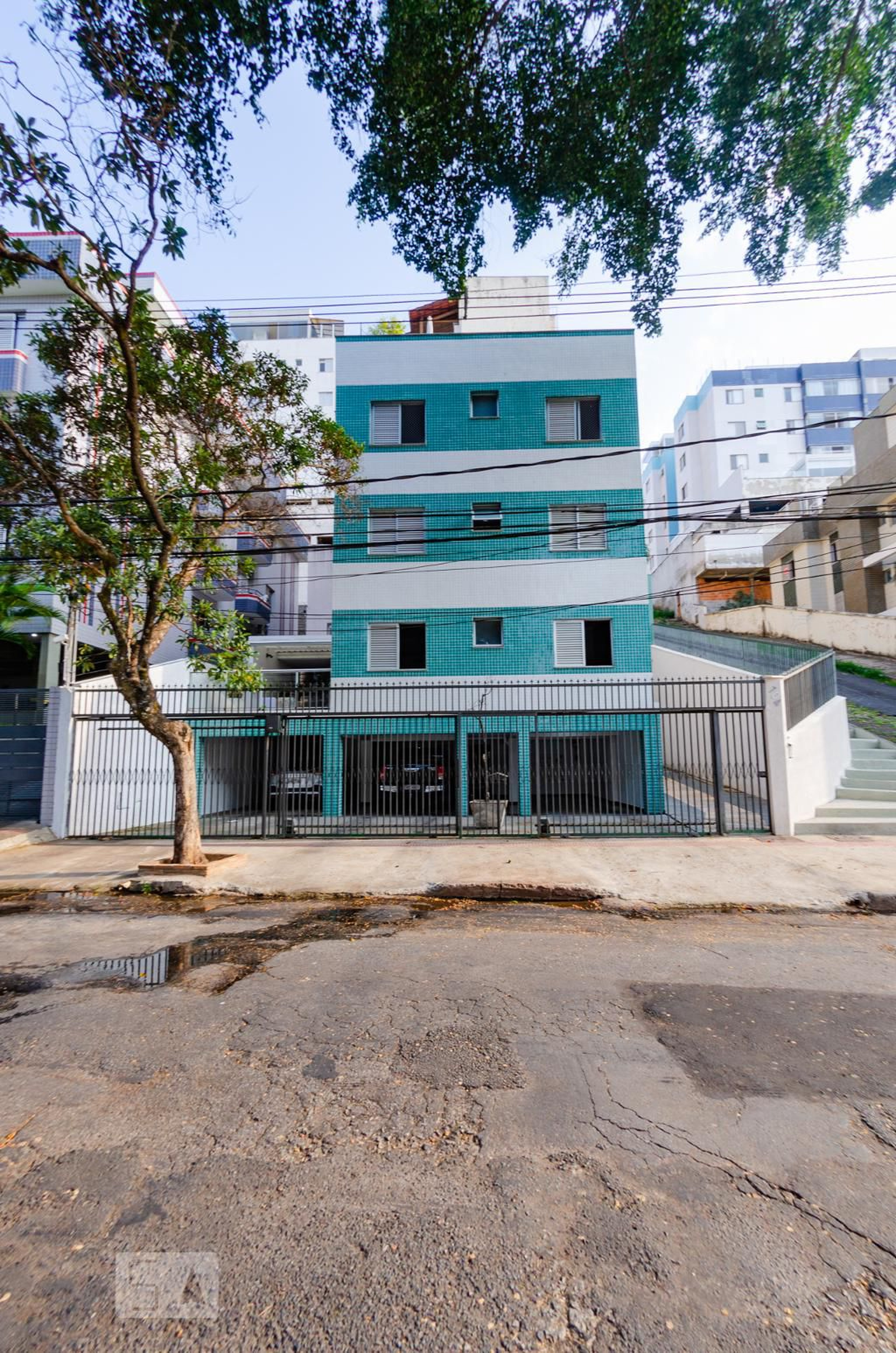 Fachada Condomínio em Rua Francisco Fernandes dos Santos, 104