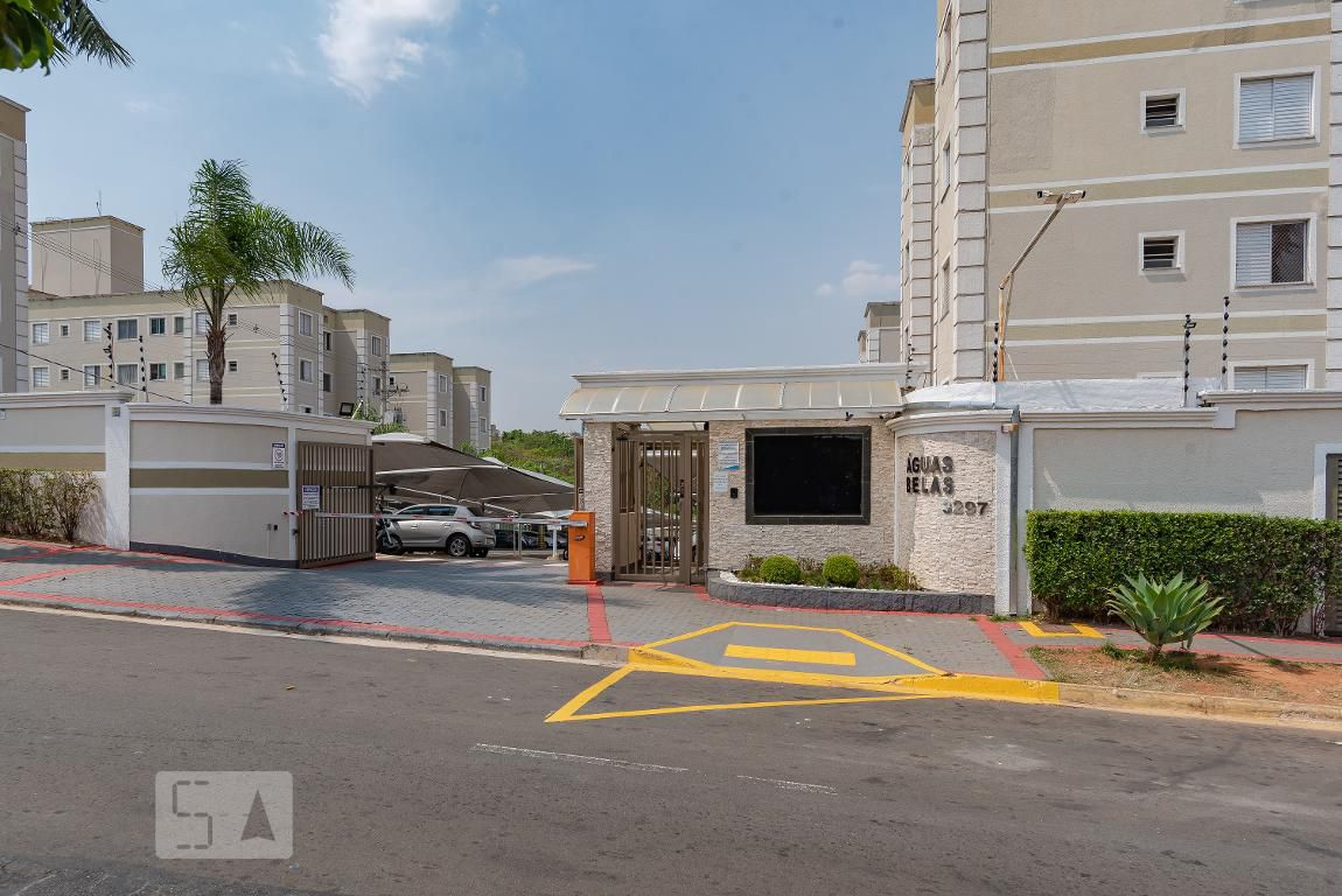 Fachada do Condomínio Condomínio Águas Belas