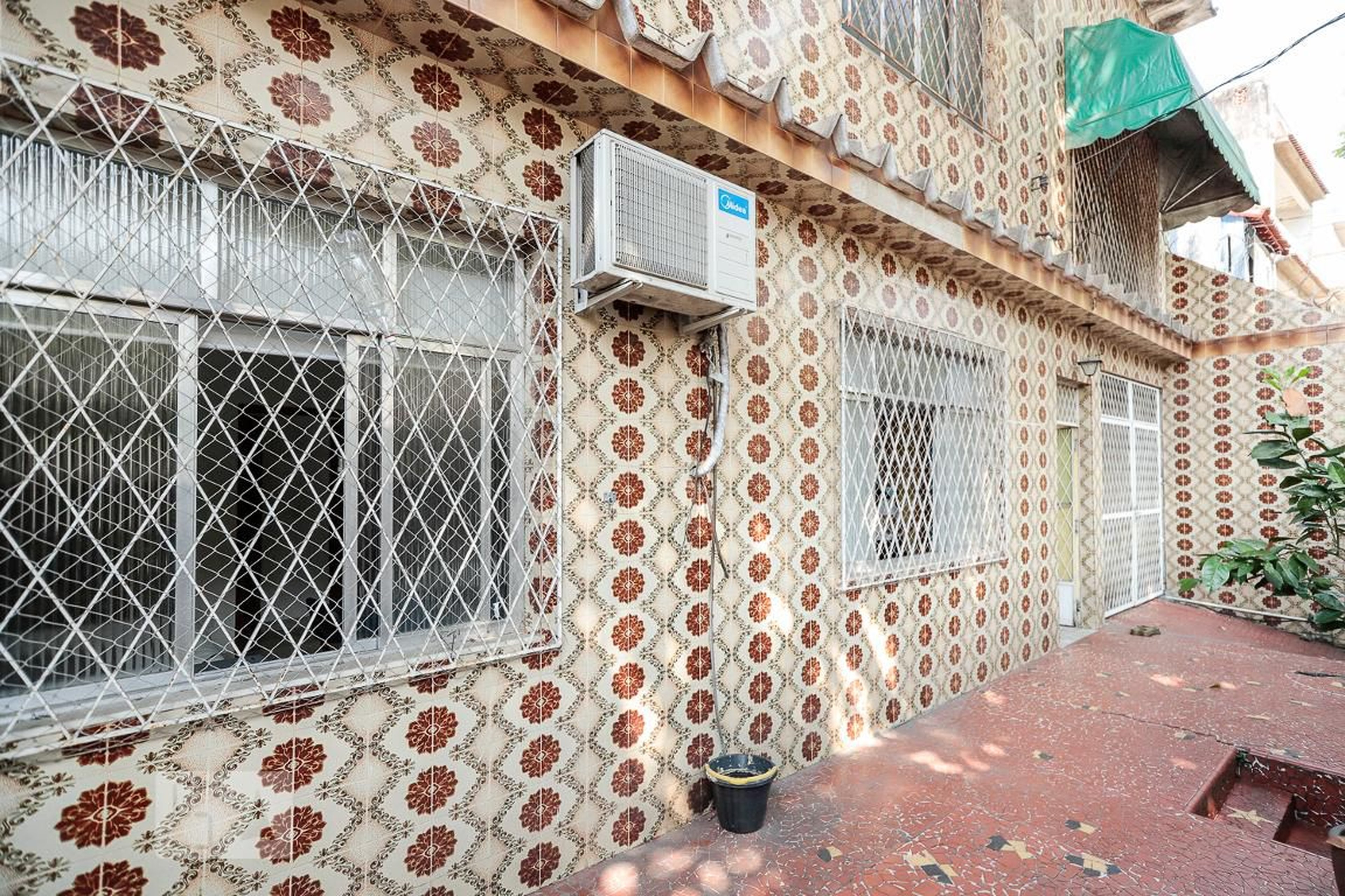 Fachada Condomínio em Rua Manuel Miranda, 157