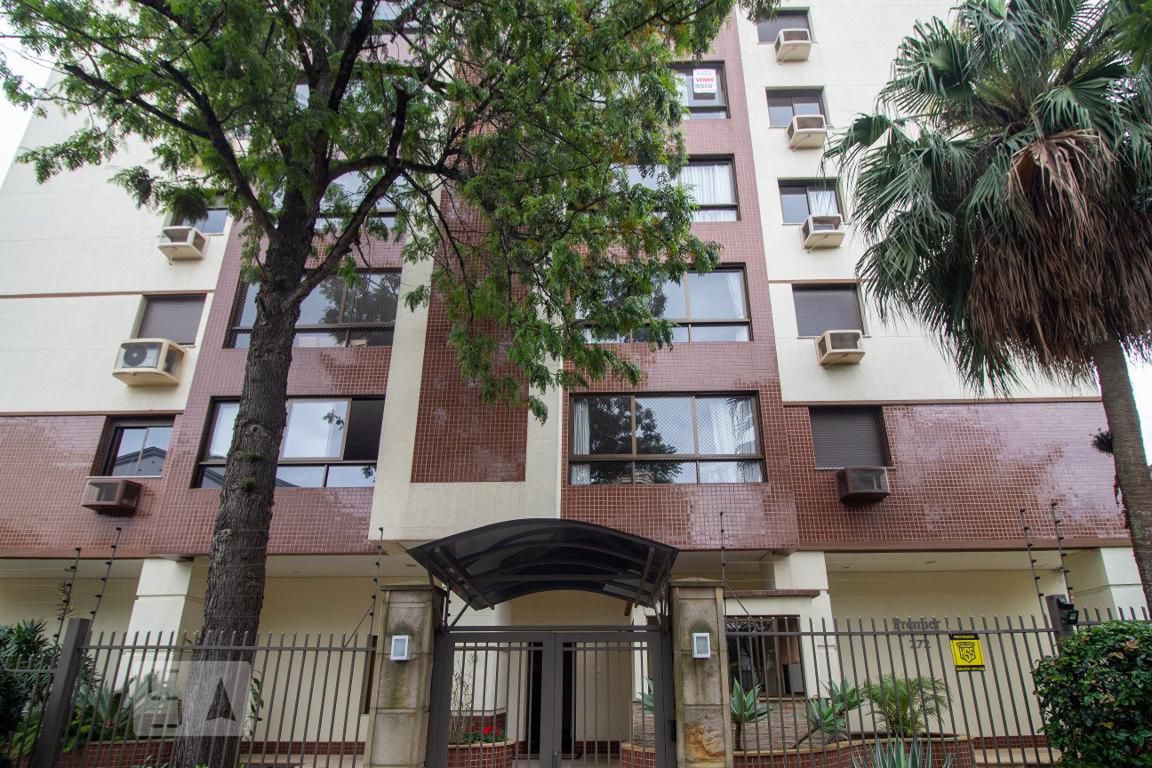 Fachada Condomínio em Avenida Caçapava, 272