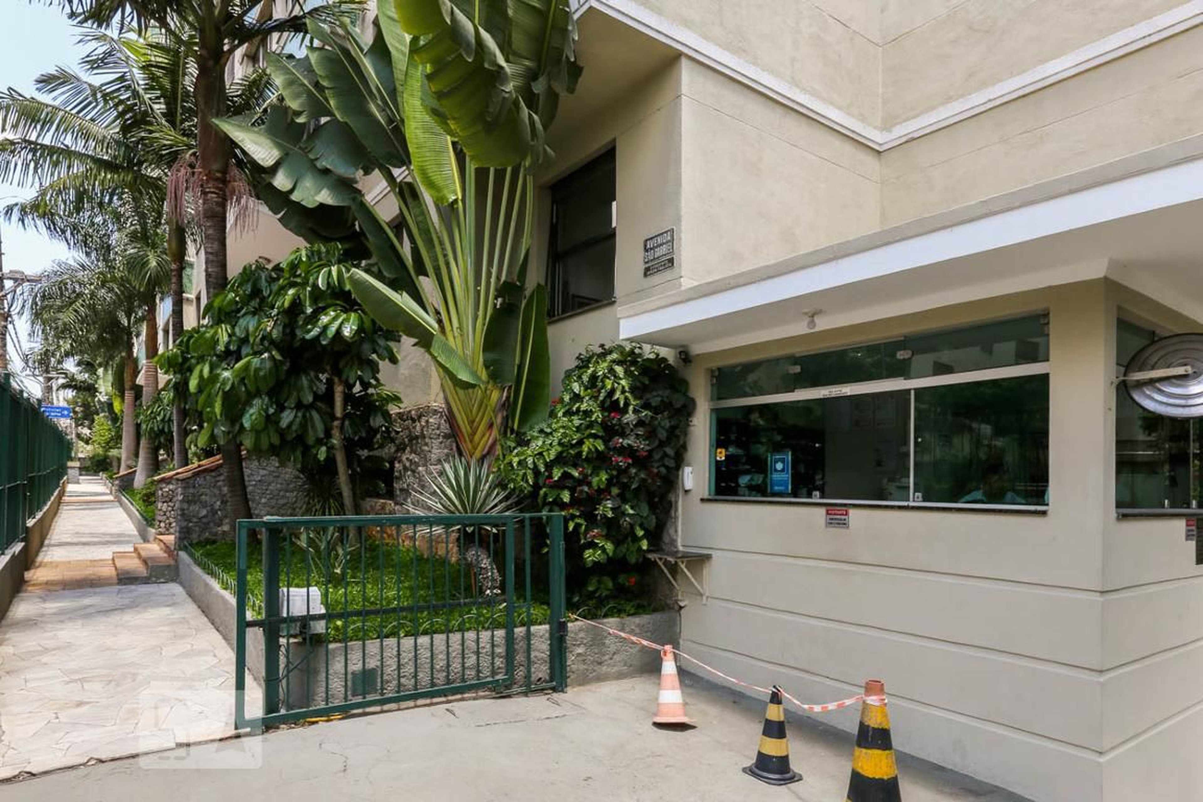 Entrada do Prédio - 16 de Abril