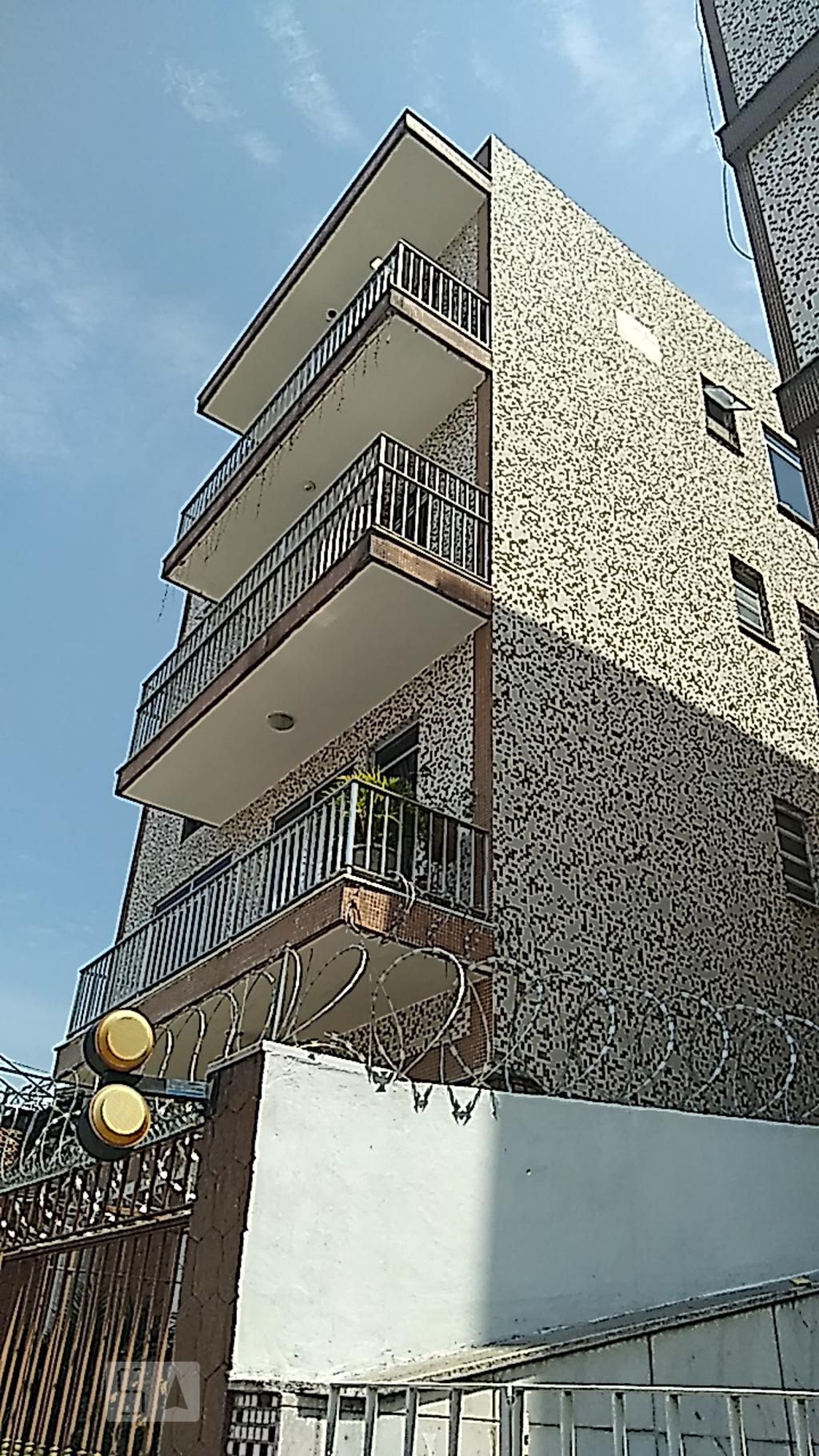Fachada Condomínio em Rua Felíciano Pena, 581