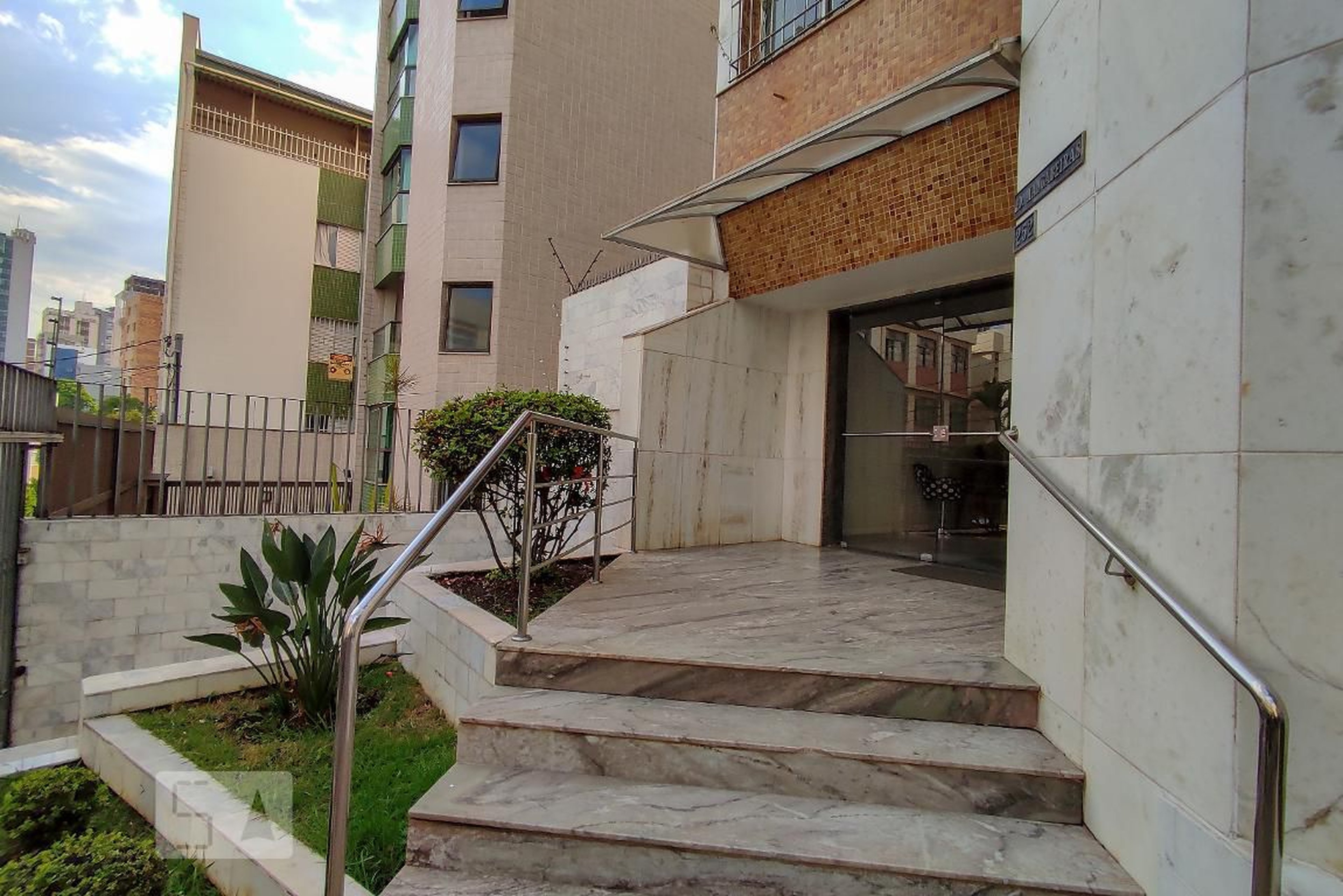 Entrada - Edifício Mangabeiras