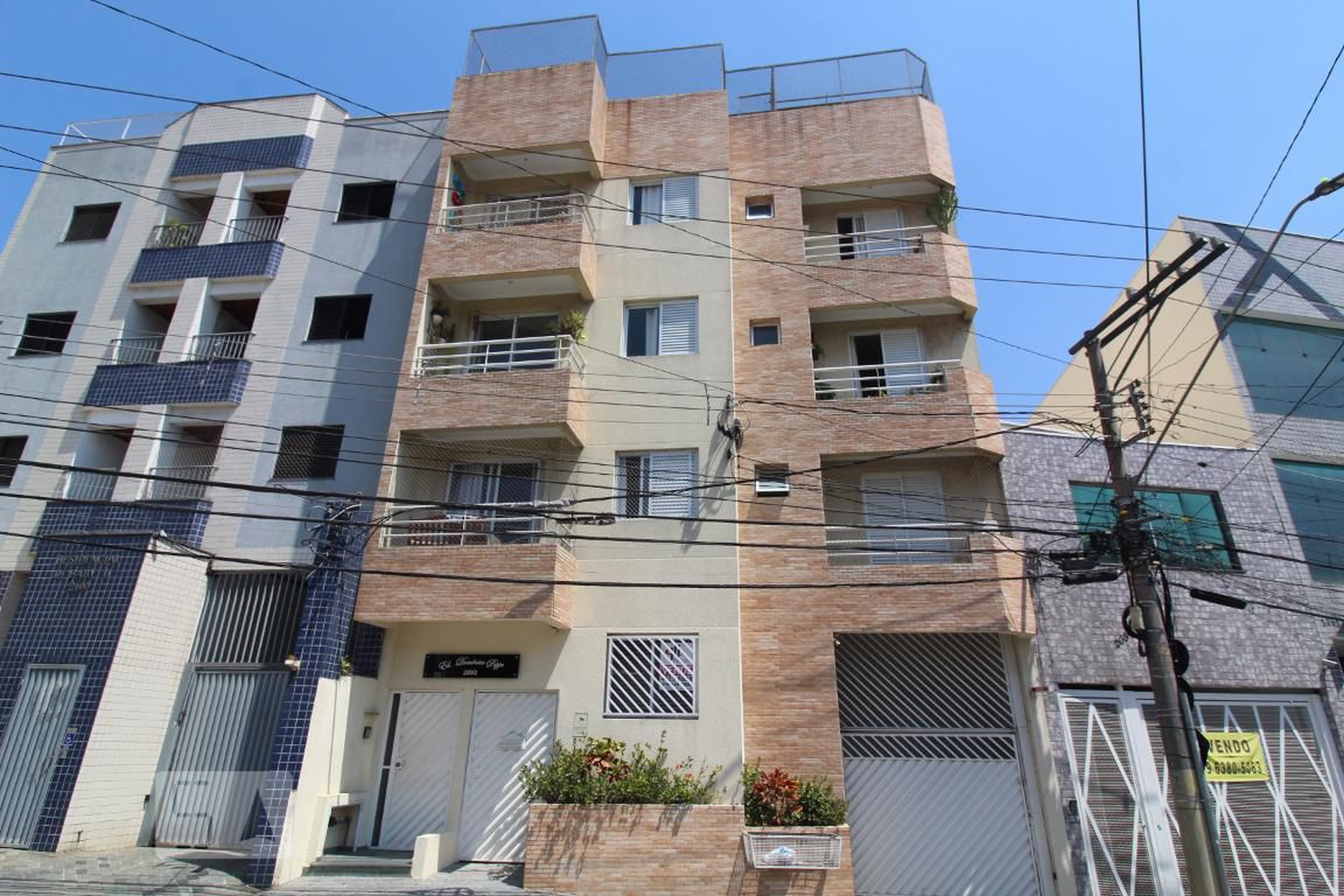 Fachada Condomínio em Rua Oswaldo Cruz, 2092