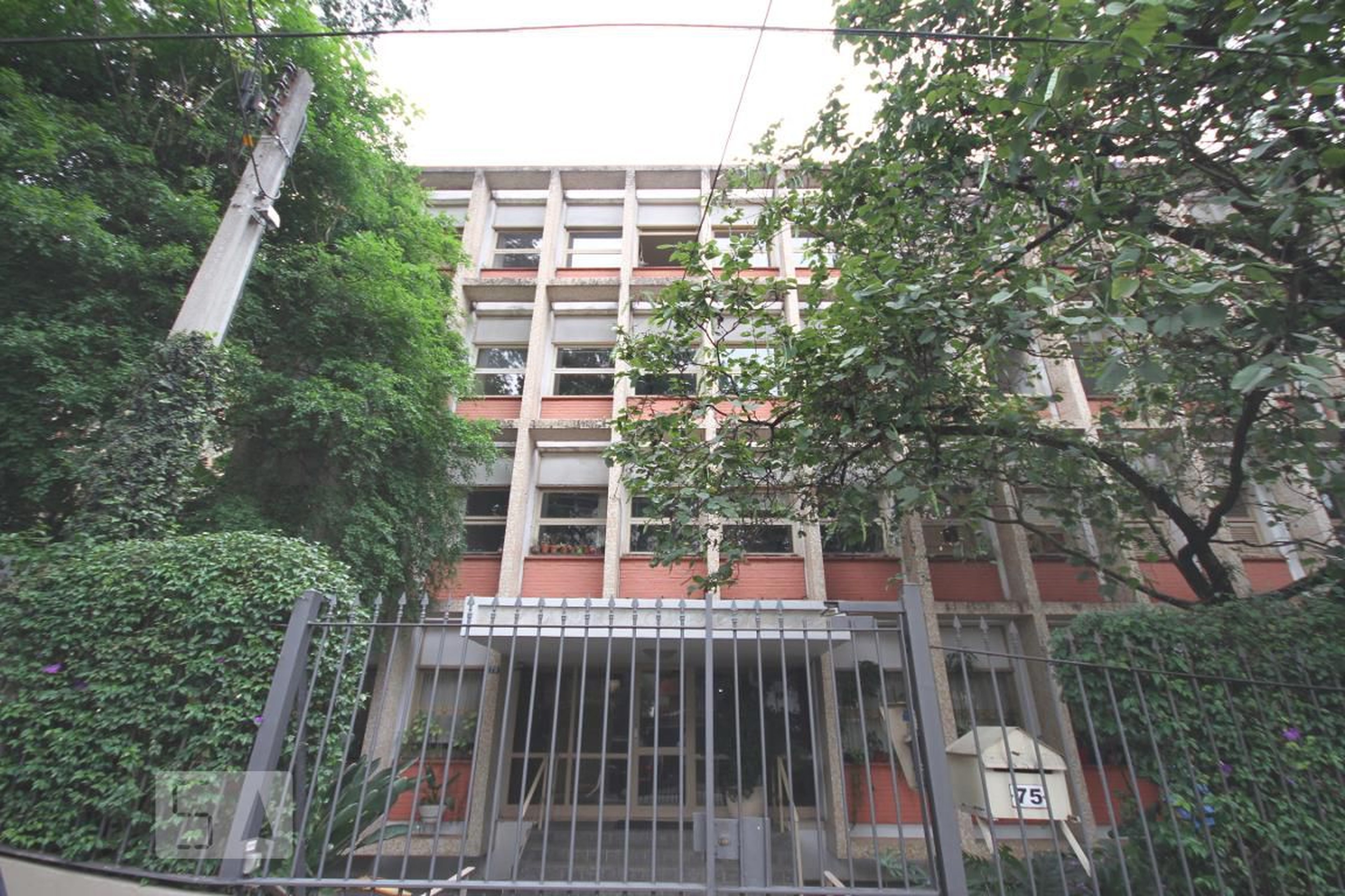 Fachada Condomínio em Rua Alceu Wamosy, 76