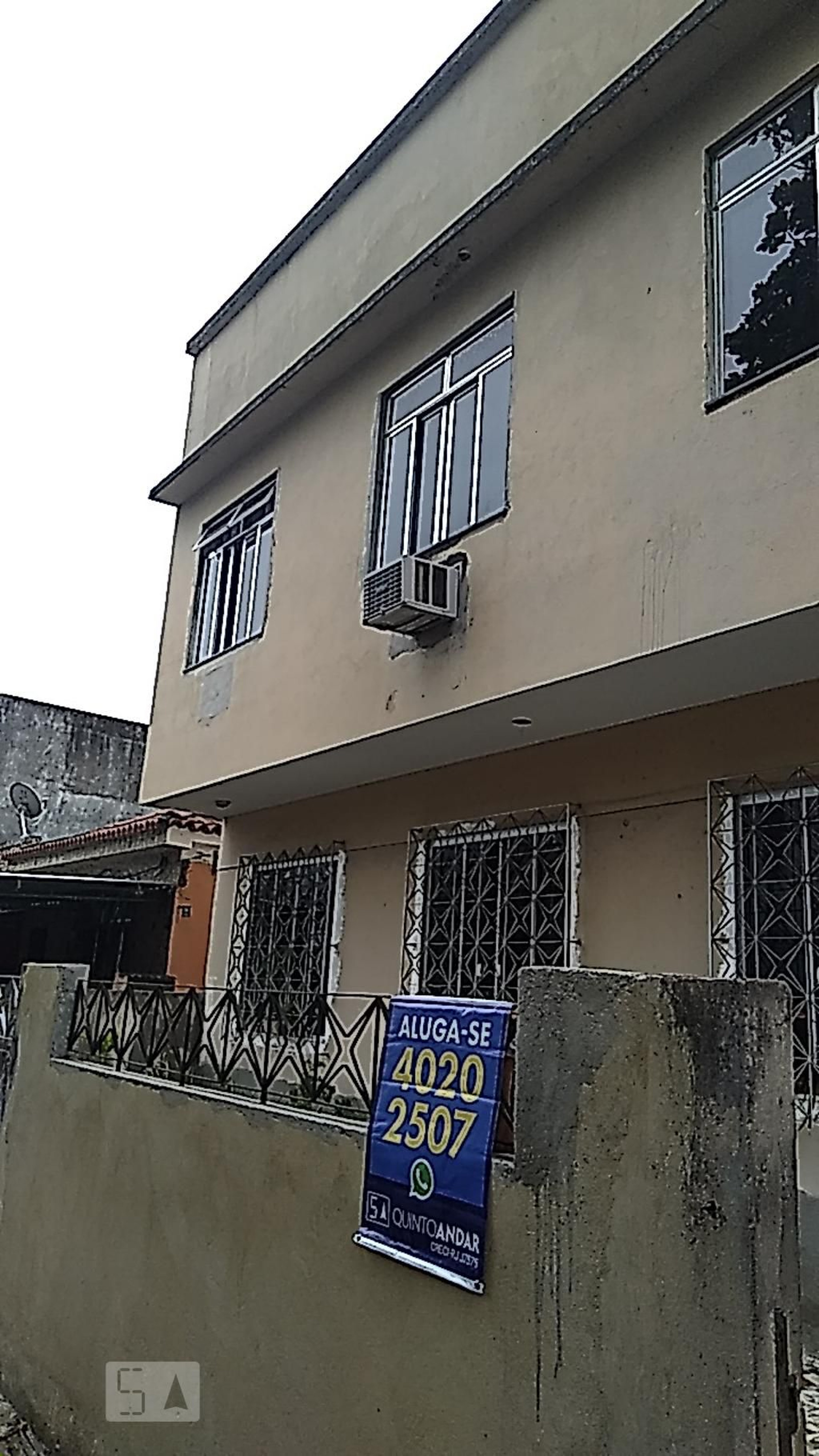 Fachada Condomínio em Rua Cari Leví, 284