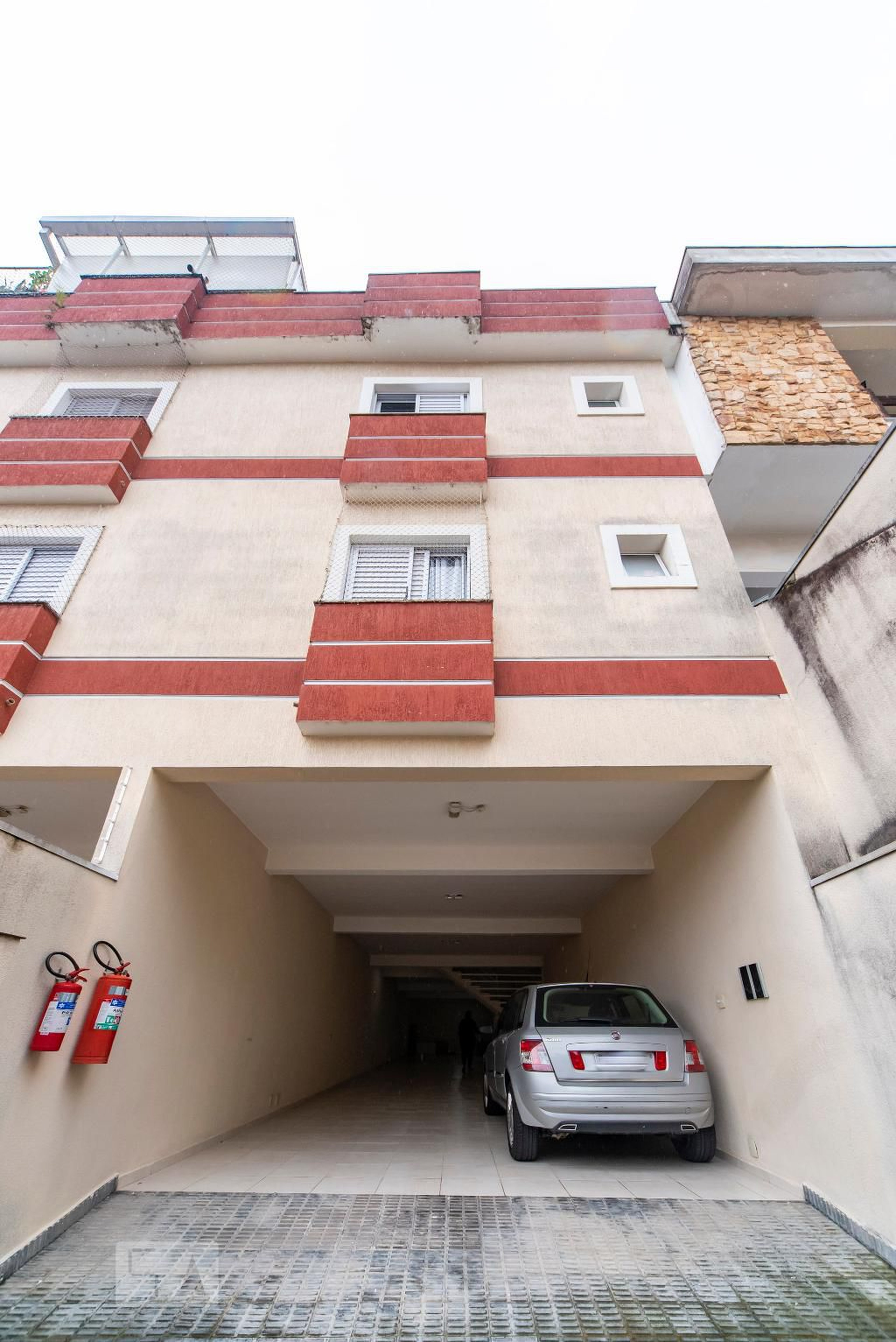 Fachada Condomínio em Rua Itajaí, 44