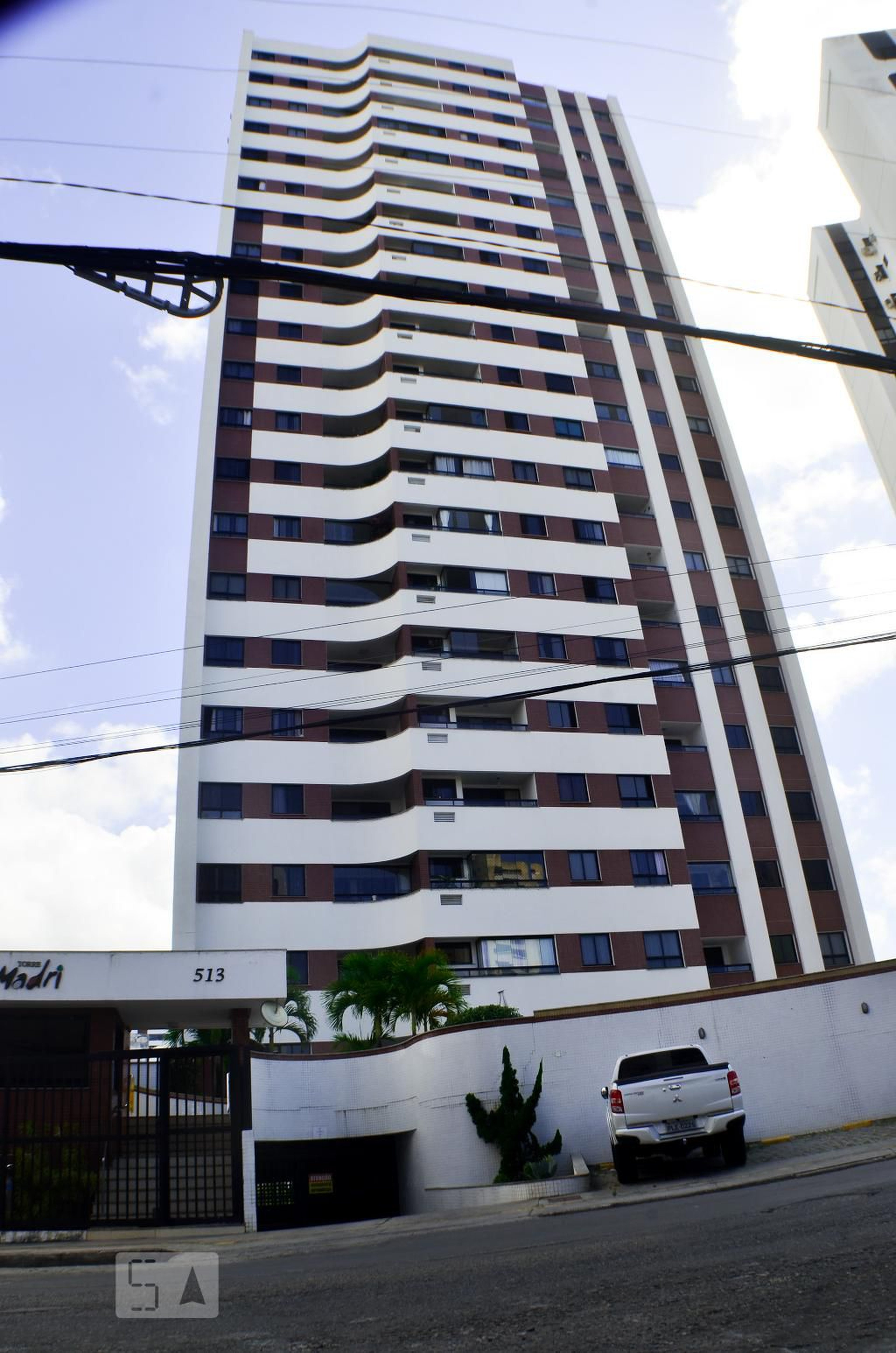 Fachada Condomínio Torre Madri