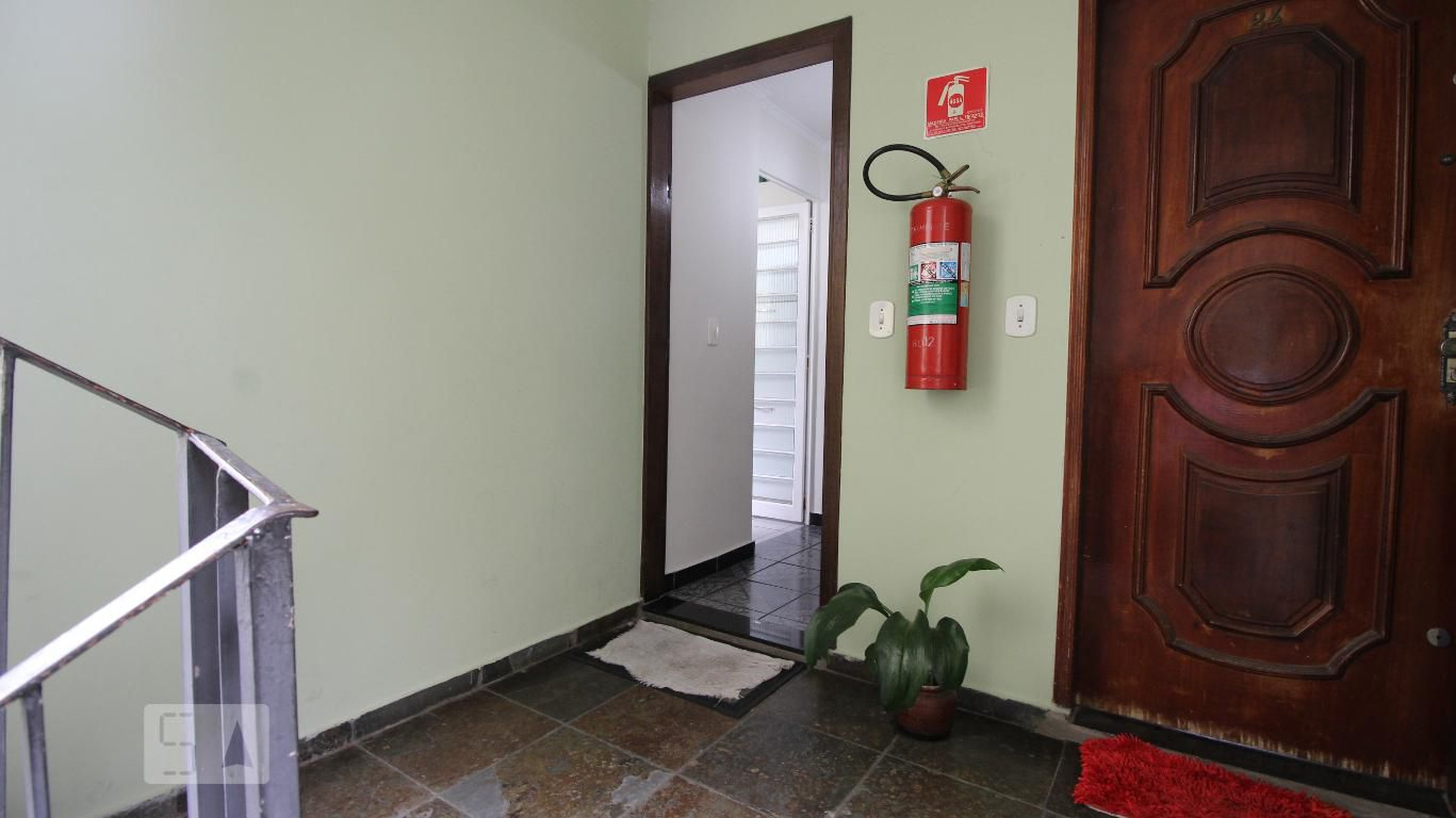Hall de Entrada Condomínio em Rua Morro do Clemente, 81