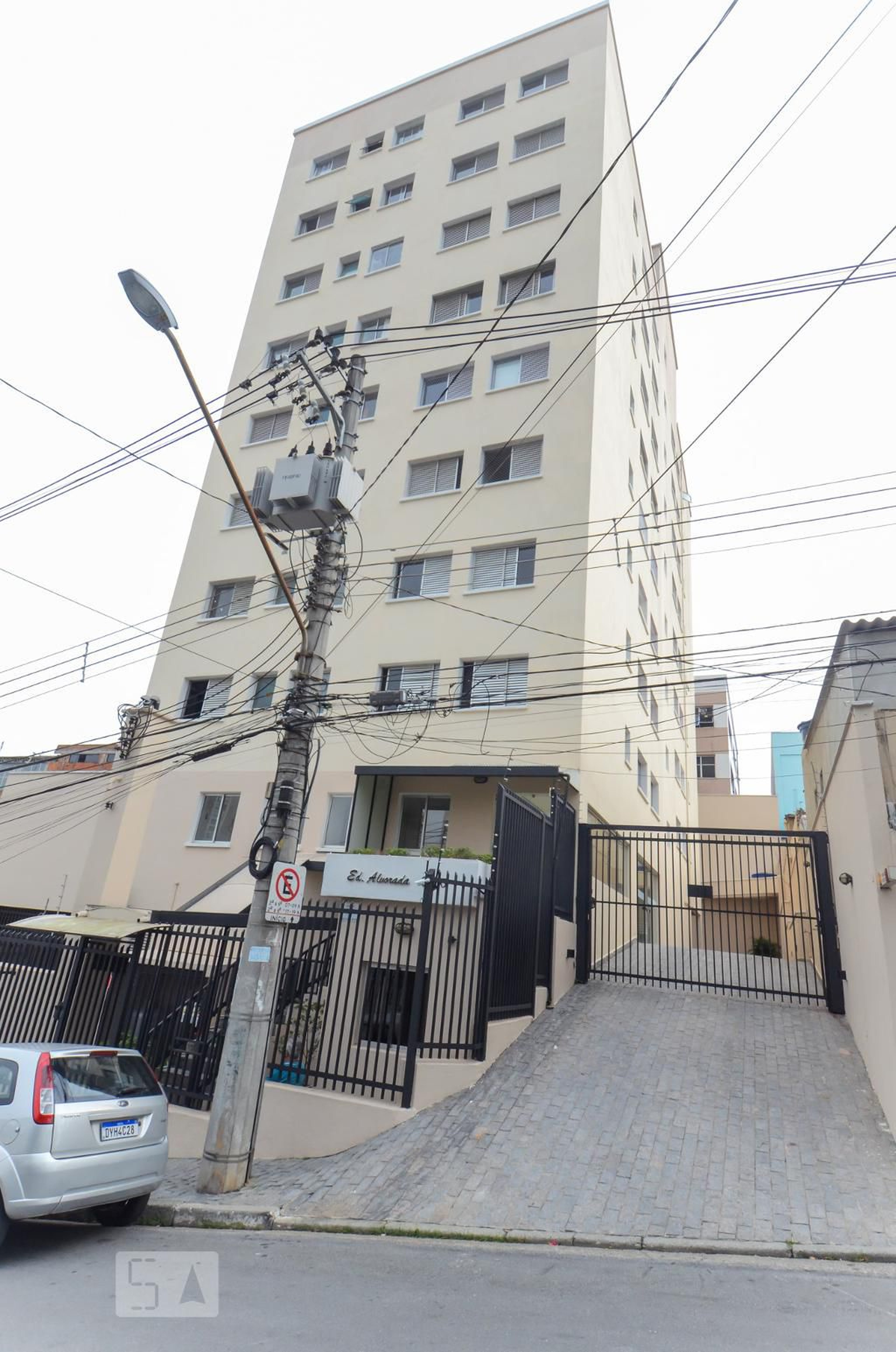 Fachada Condomínio em Rua Arminda de Lima, 138