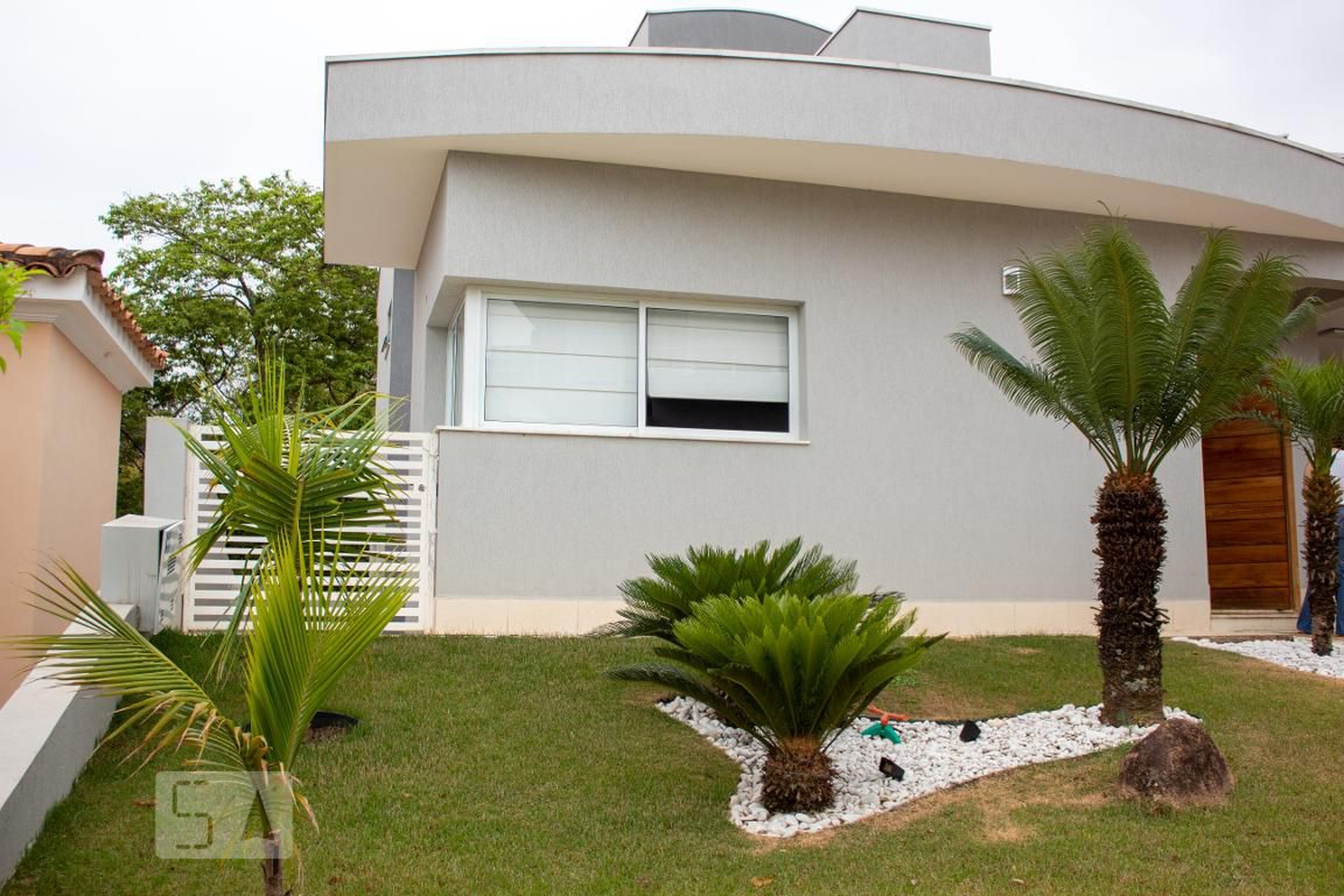 Fachada Condomínio em Rua Parque do Itatiaia, 483