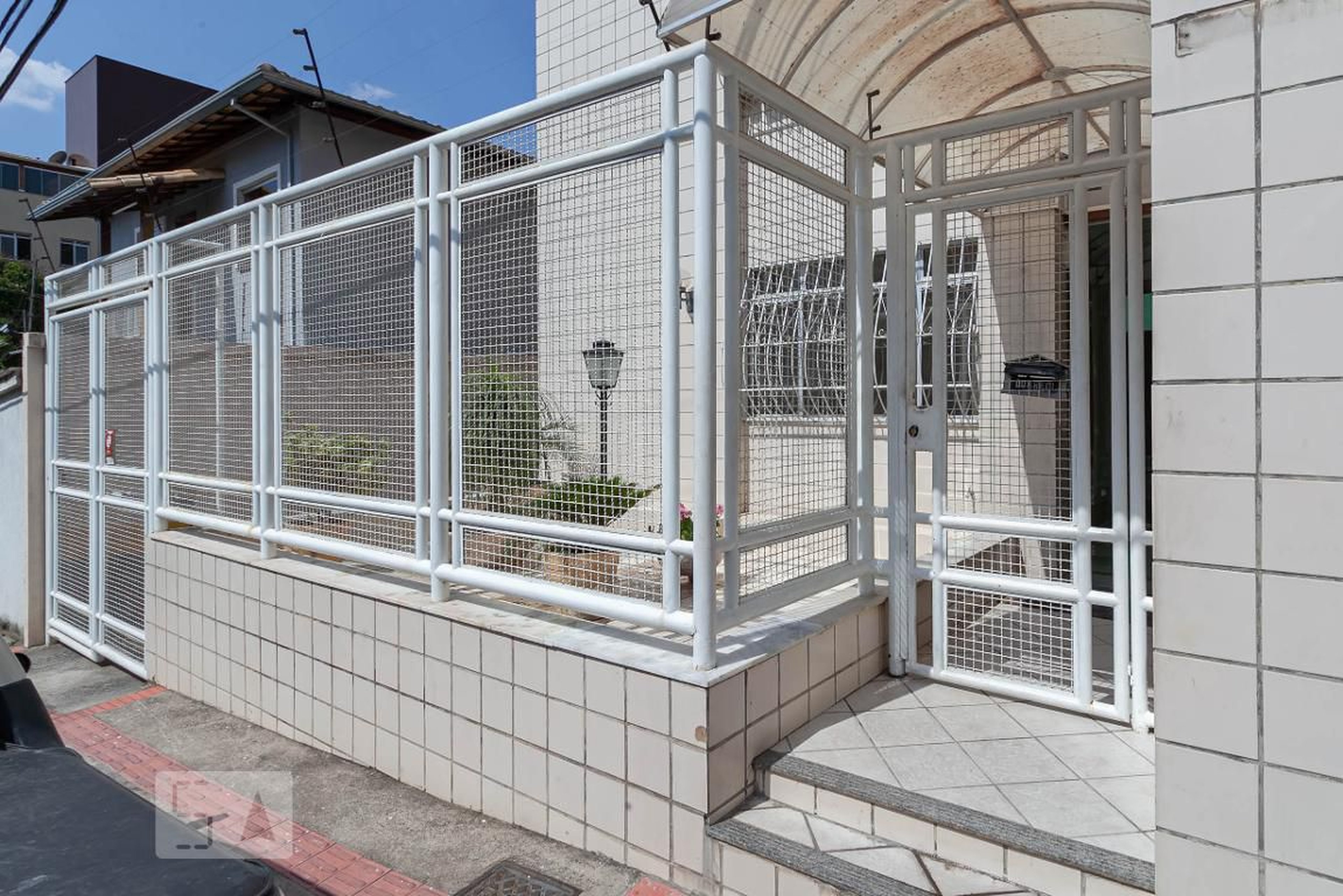 Fachada Condomínio em Rua Santa Clara, 300