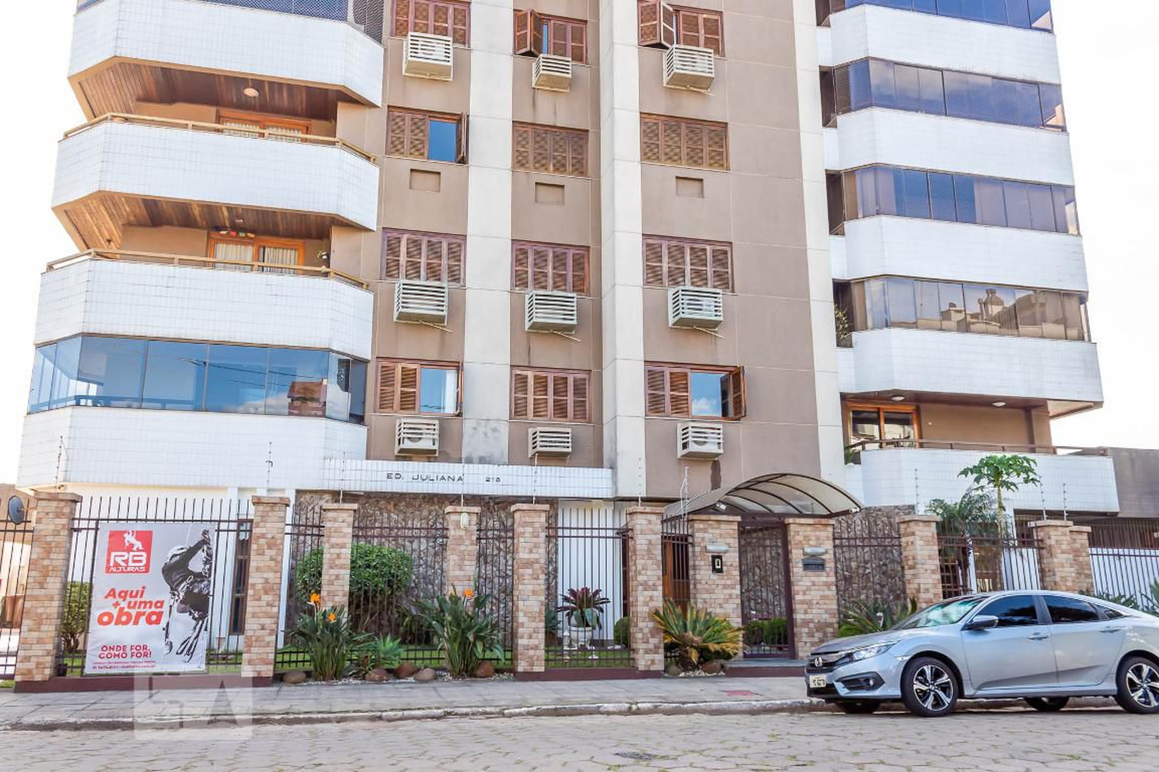 Fachada Condomínio em Rua La Salle, 218