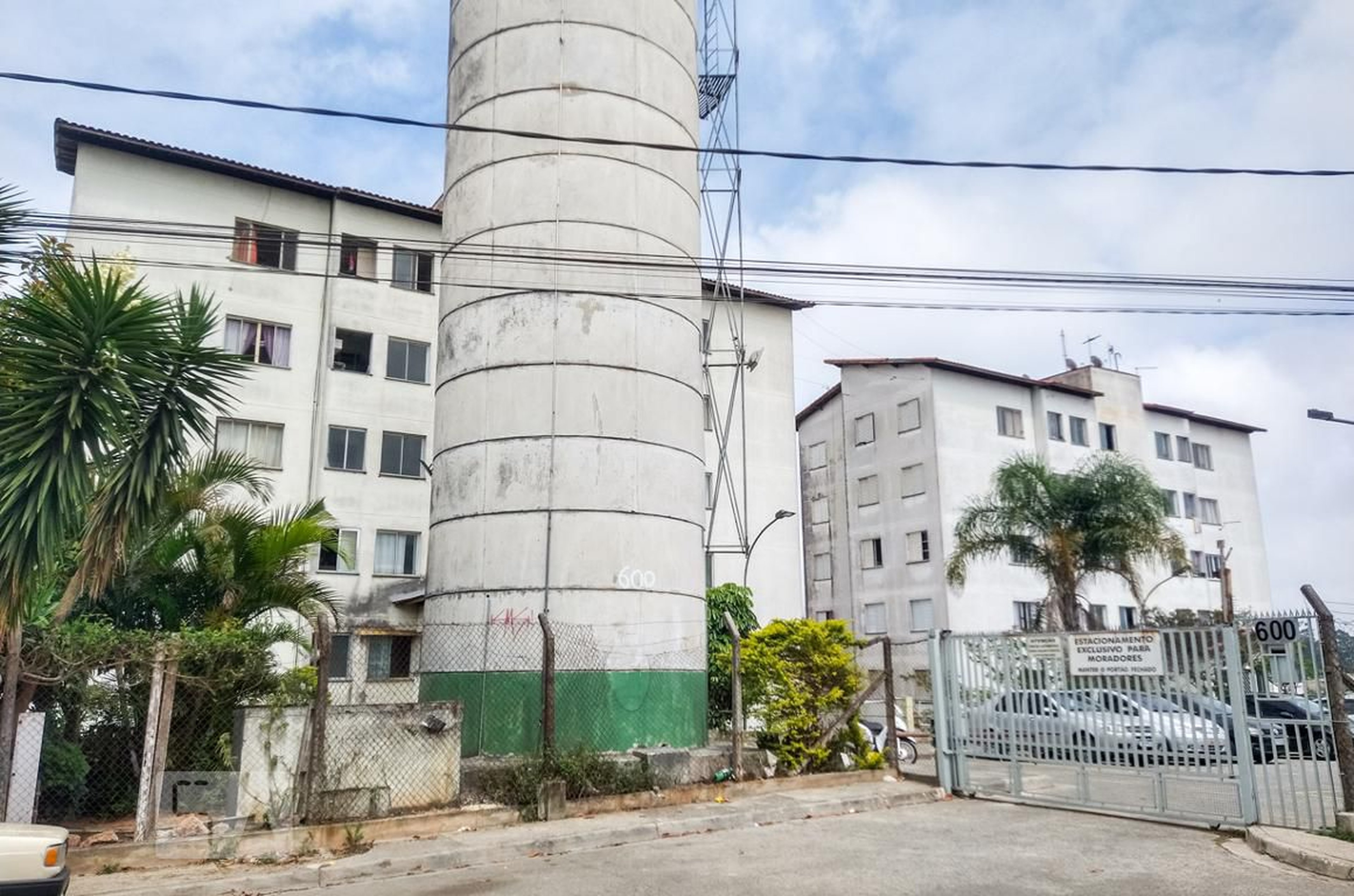 Fachada Condomínio em Rua José Dias Donadelli, 637