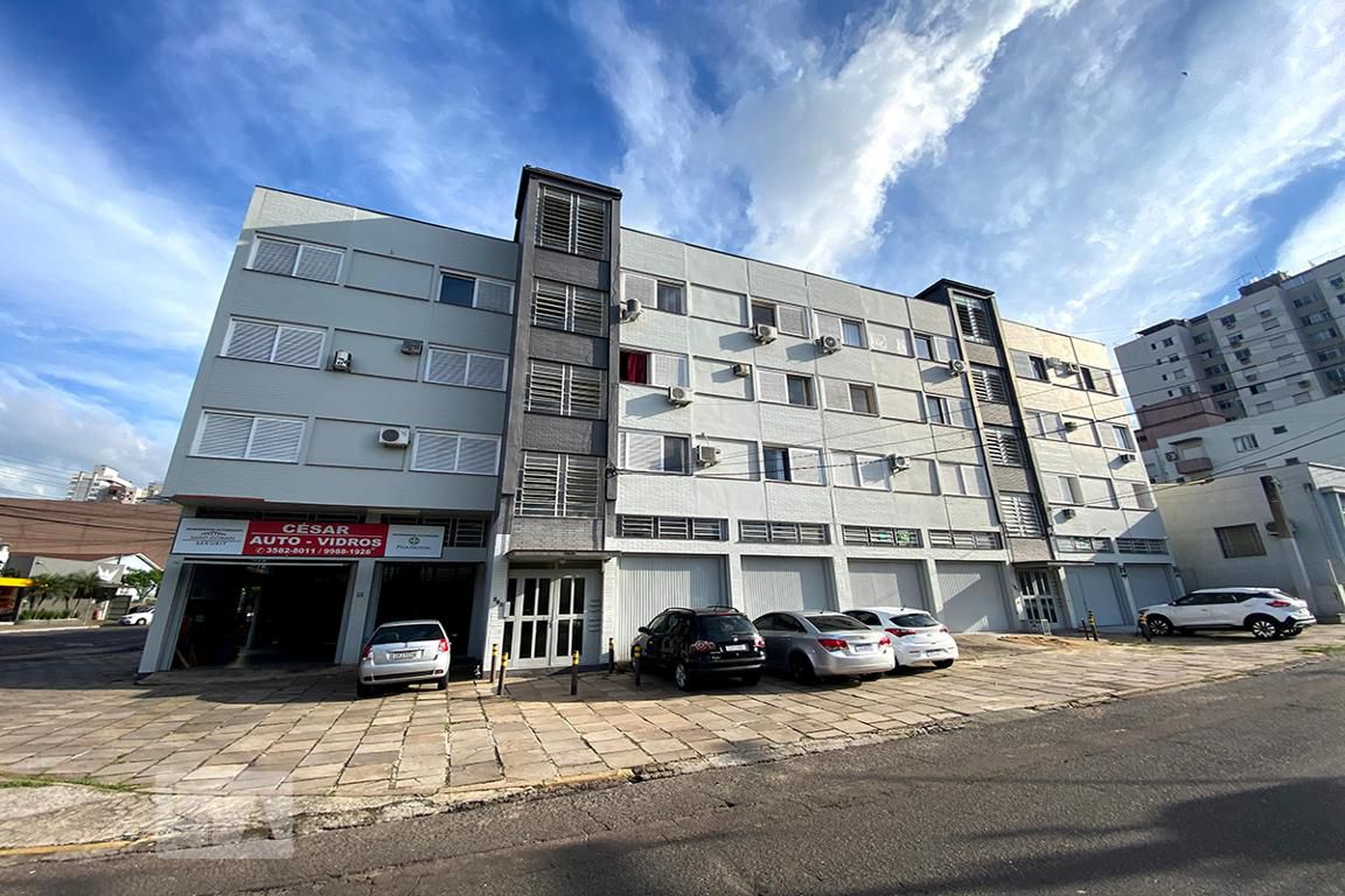 Fachada Condomínio em Avenida Coronel Frederico Linck, 263