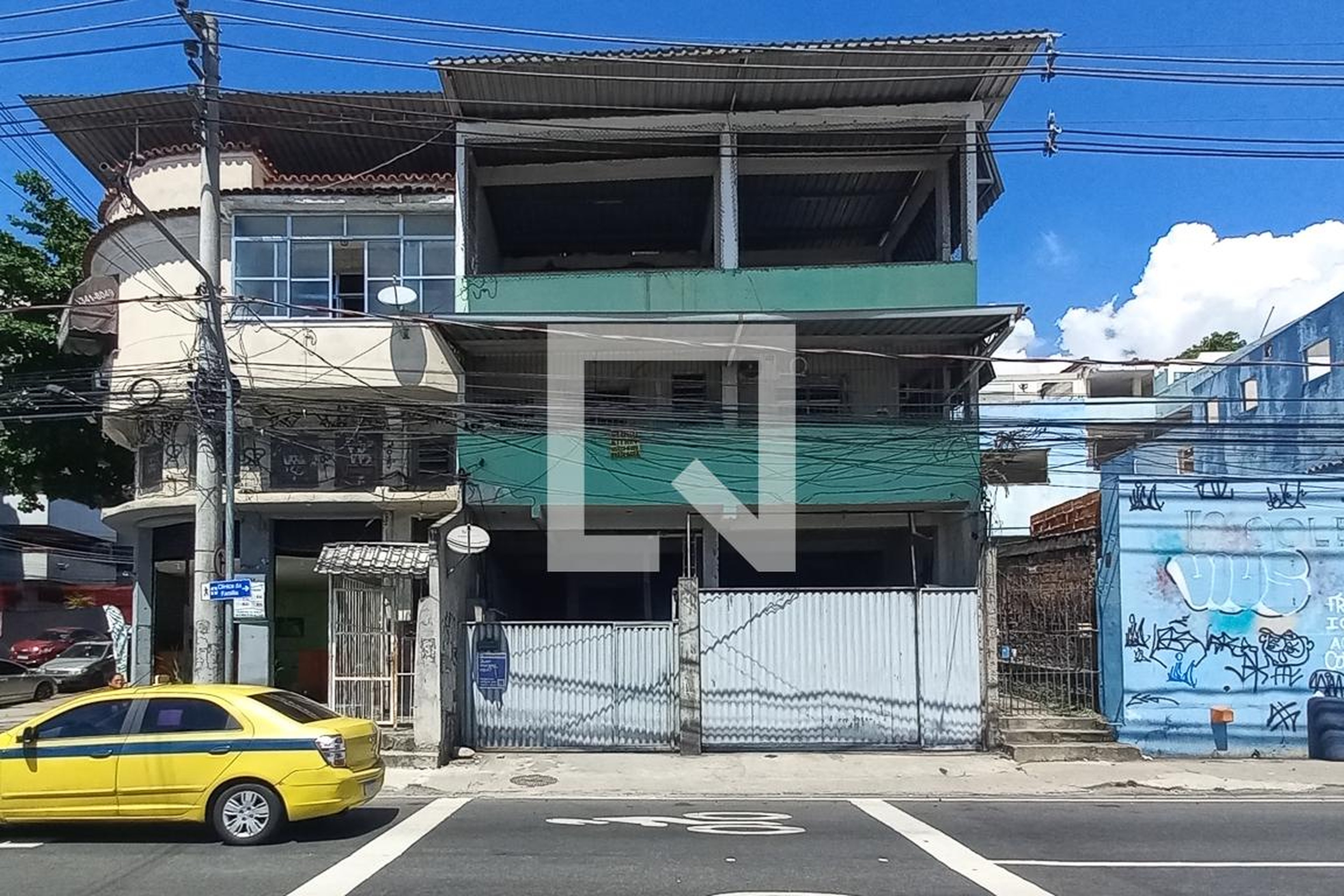 Fachada do Prédio Condomínio em Avenida Brás de Pina, 621