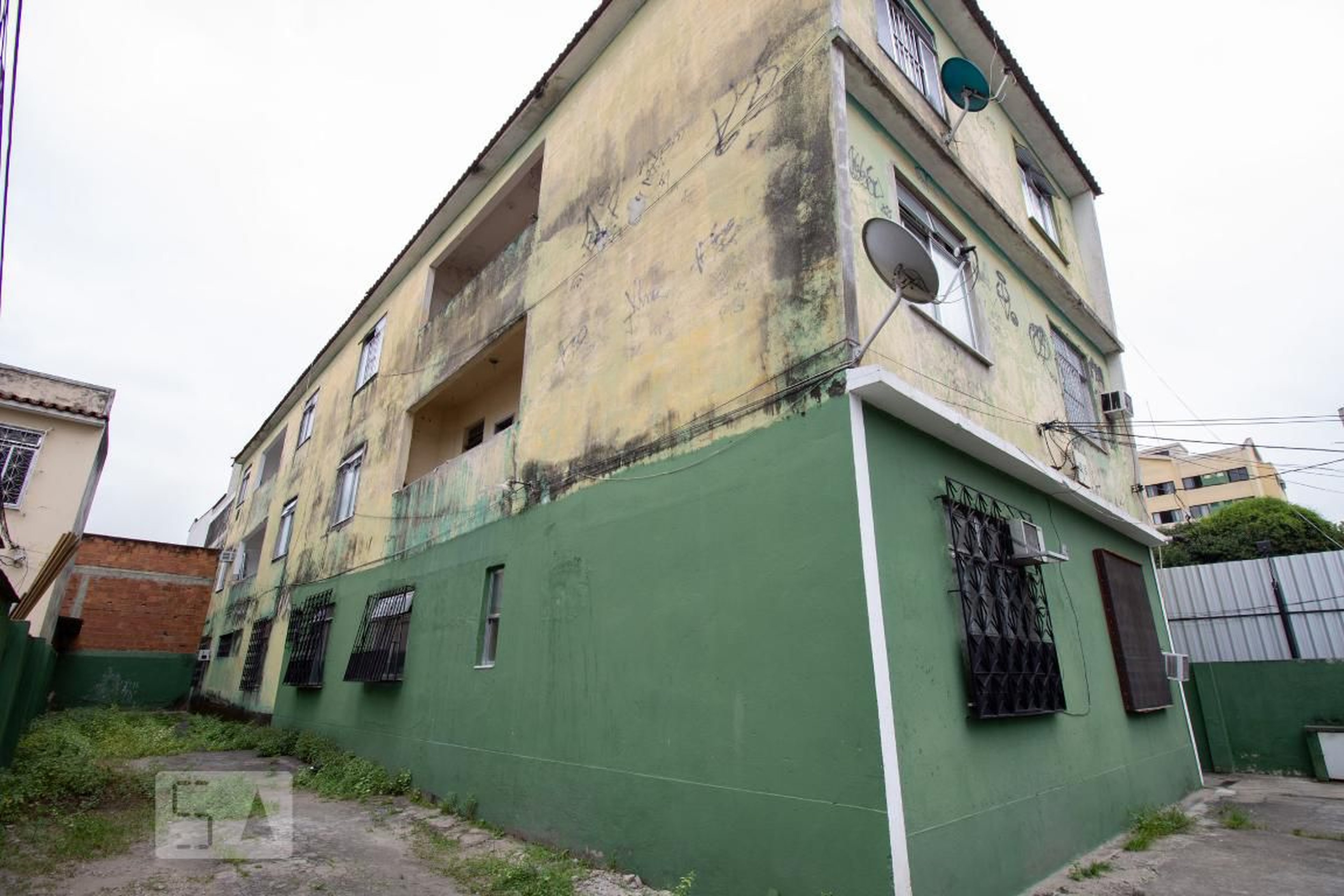 Fachada do Prédio Condomínio em Estrada do Tindiba, 1431