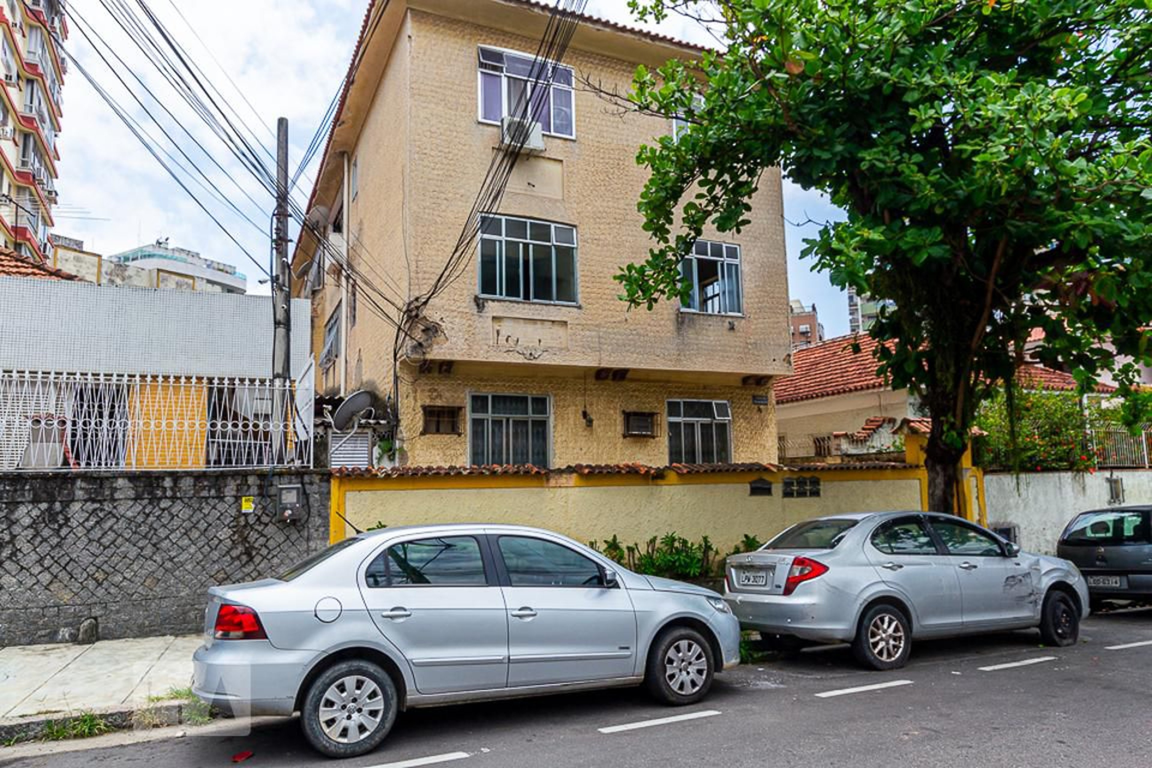 Fachada Condomínio em Travessa Professor Damas Ortiz, 35