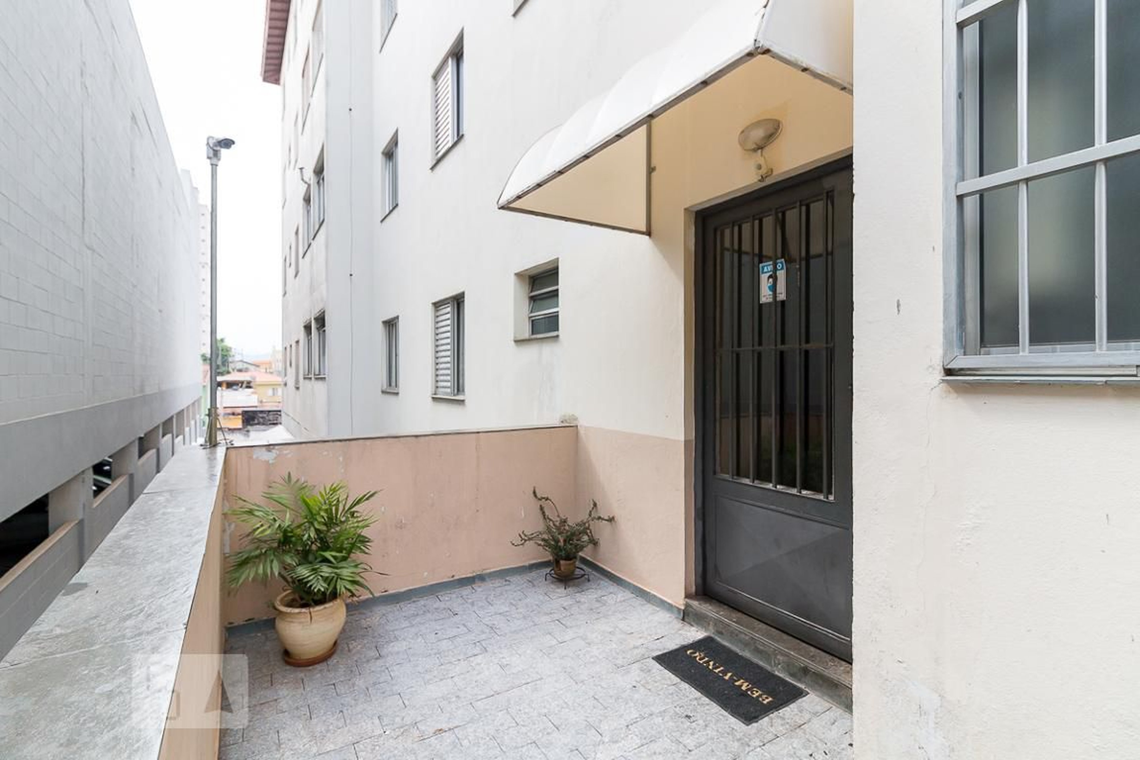 Entrada do prédio - Orquideas