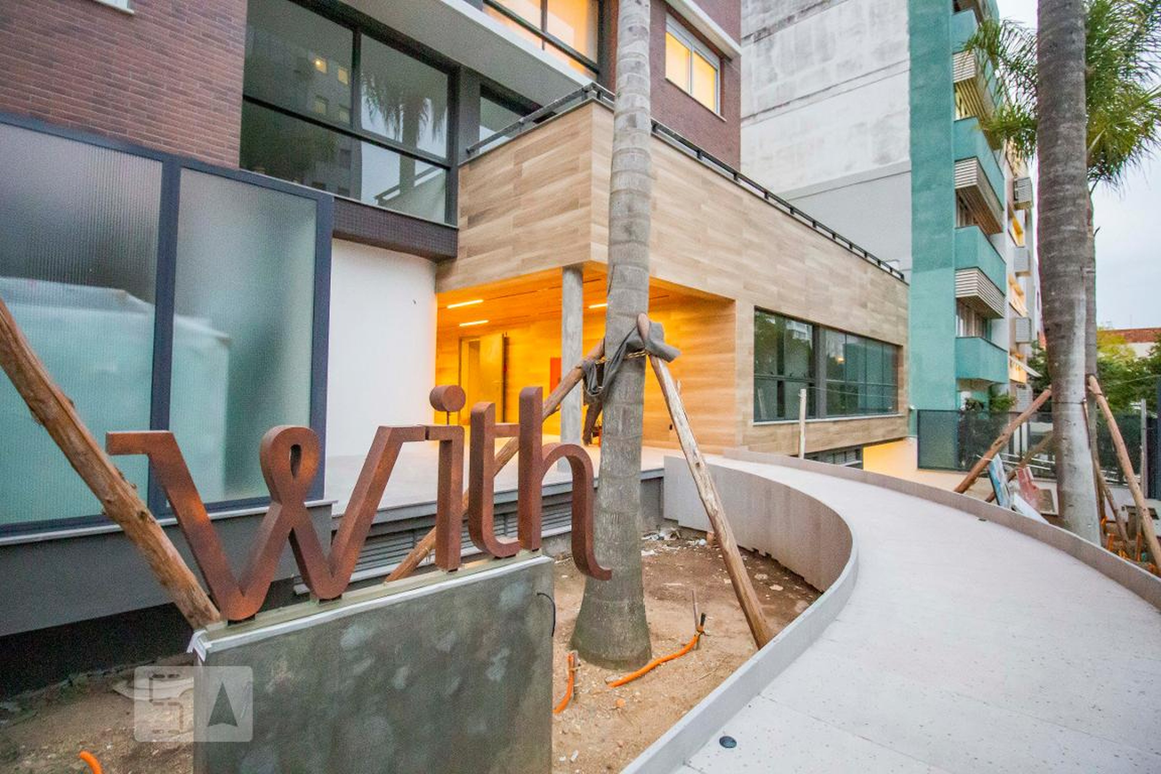 Fachada do Condomínio Condomínio With Inviting Home