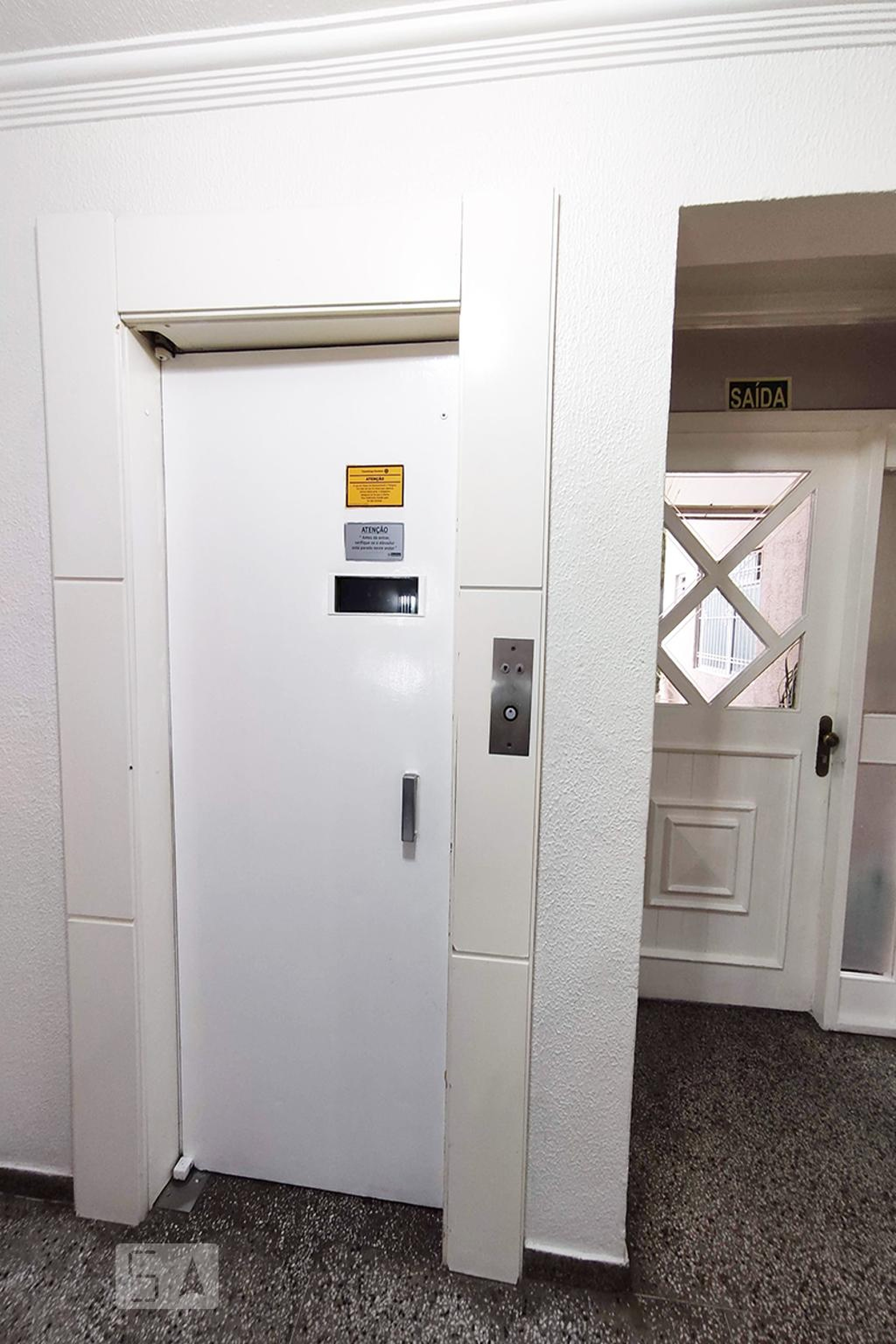 Elevador - Conjunto Residencial Jardim Flamboyant BL 08