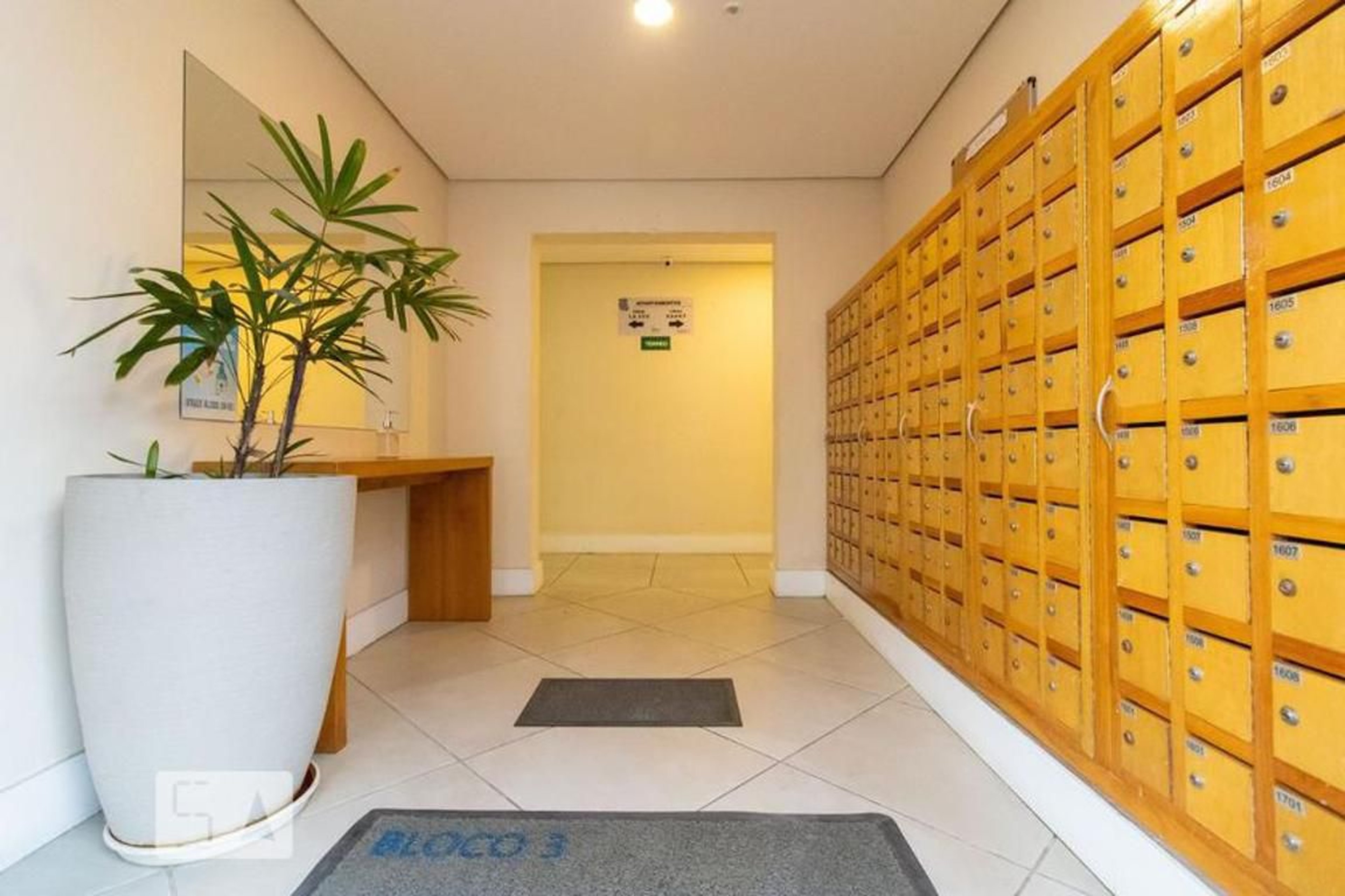 Hall de Entrada Condomínio Dez Zona Norte