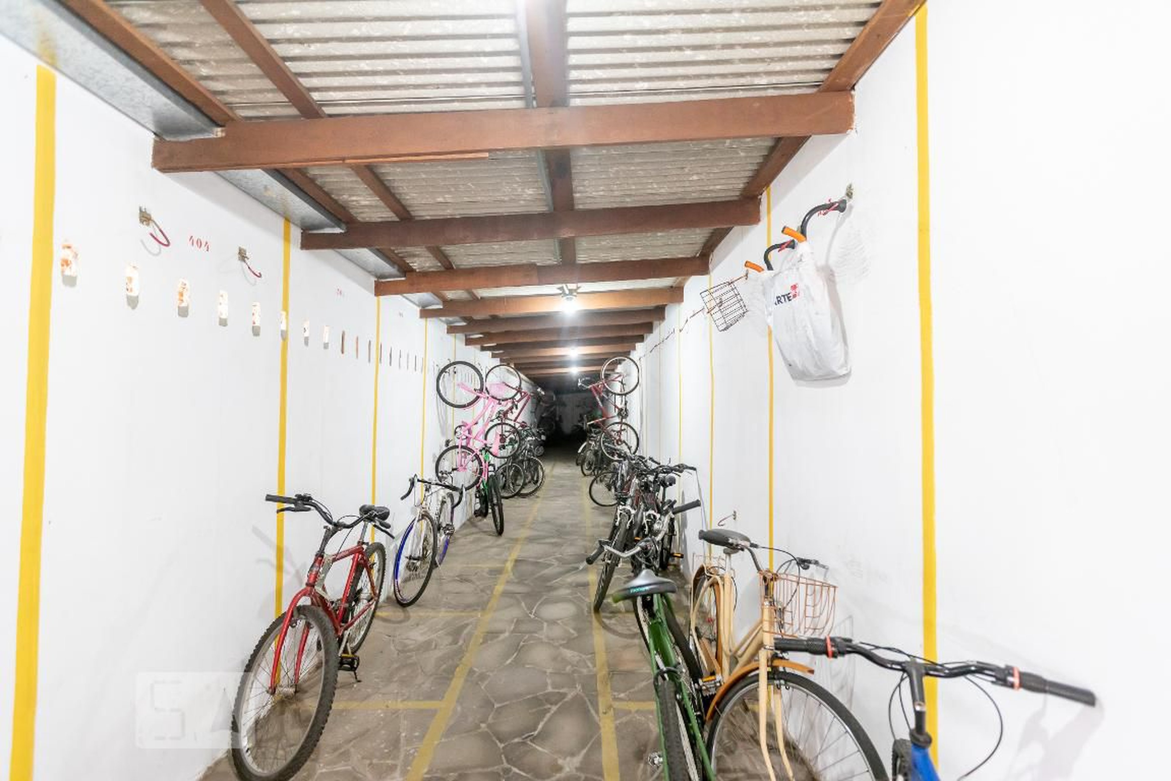 Bicicletário - Edifício Jardim do Cristal