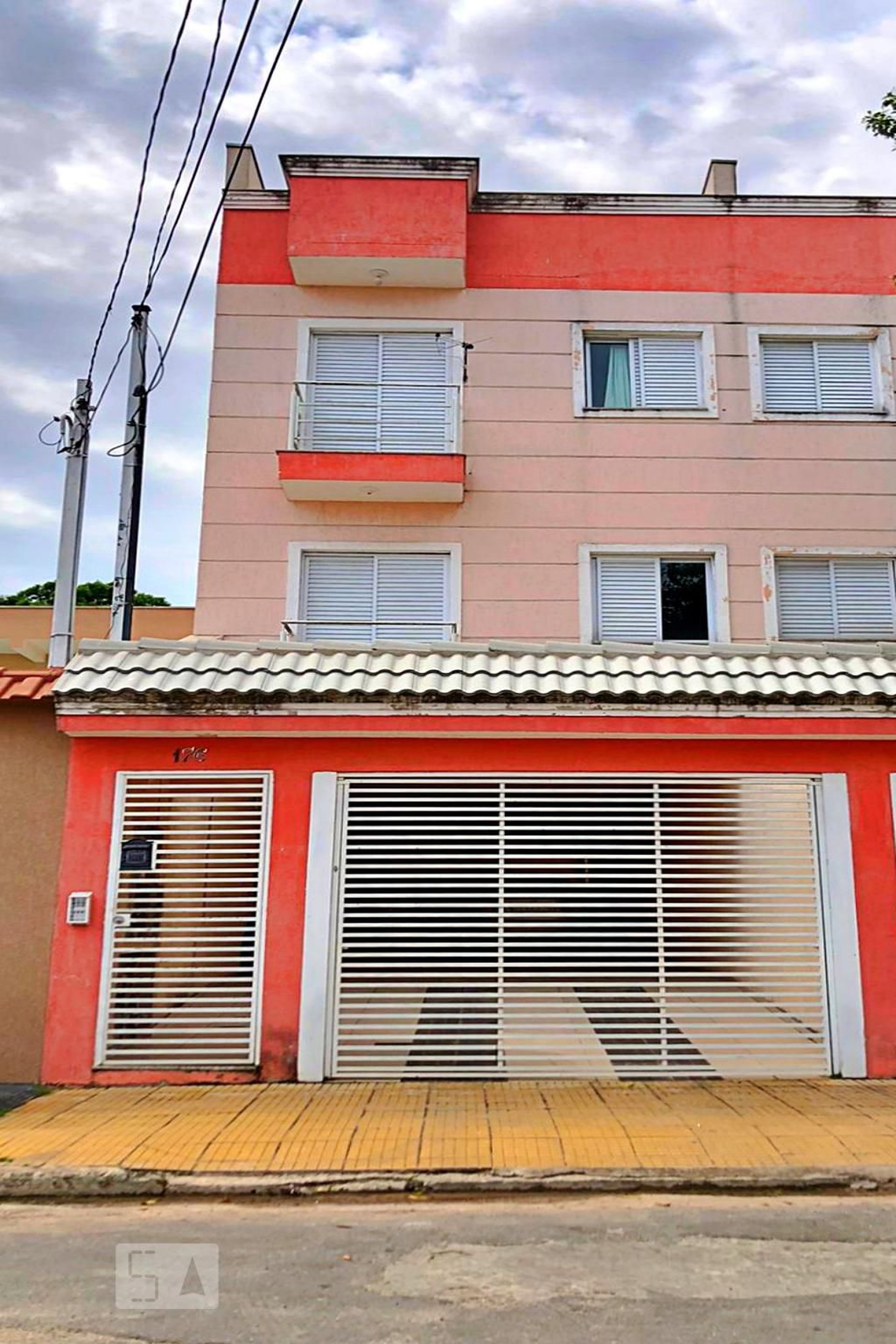 Fachada Condomínio em Rua Congonhas, 176