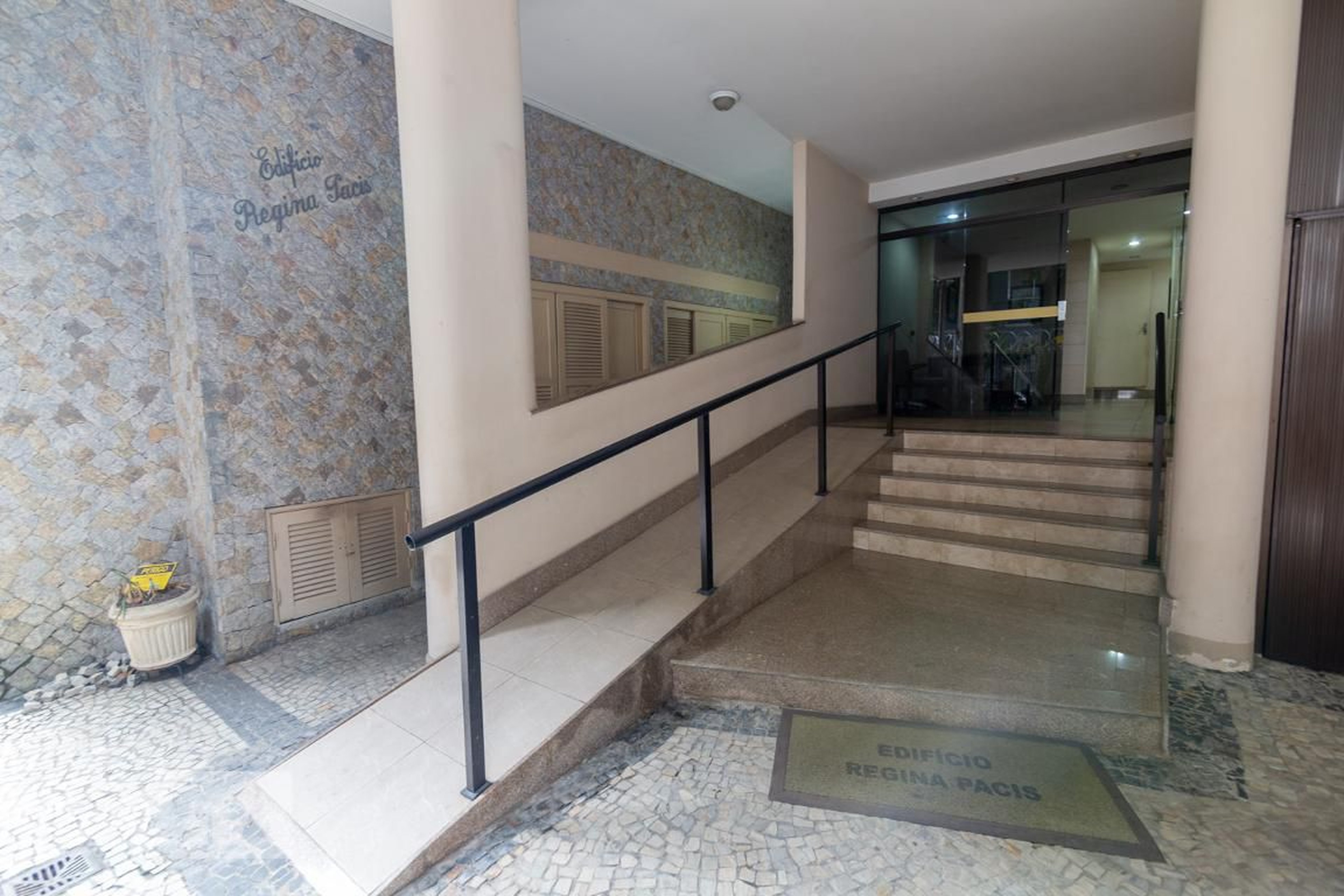 Hall de Entrada - Edificio Regina Pacis