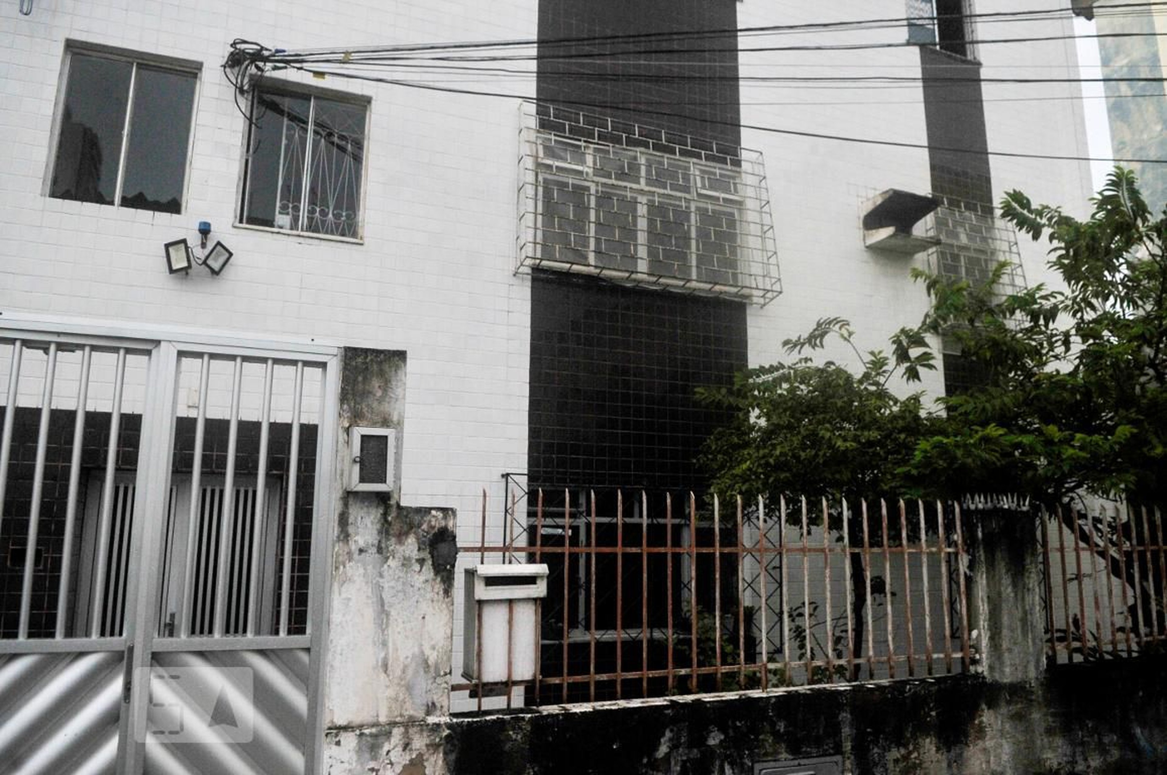 Fachada Condomínio em Rua Eunápolis, 53