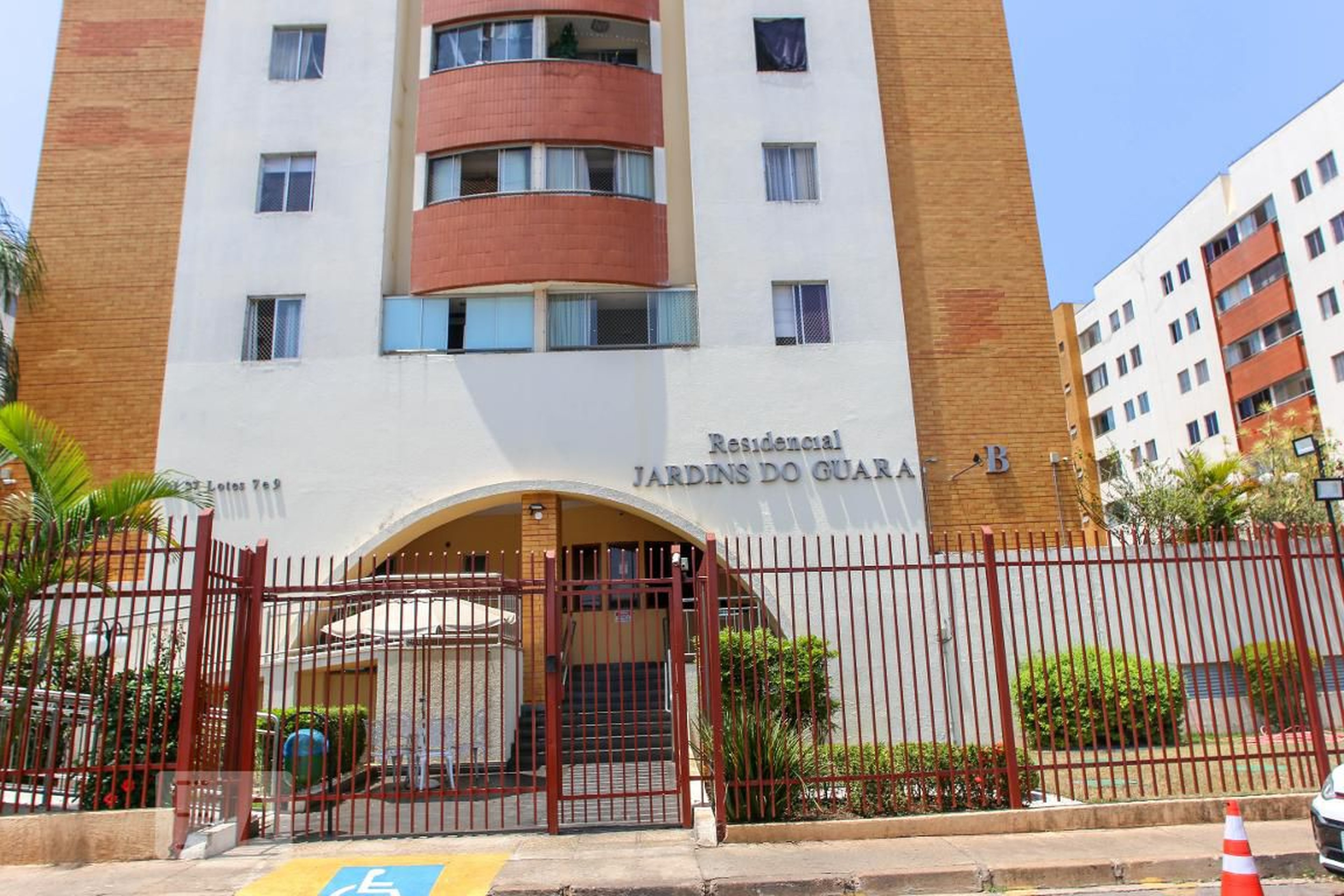 Fachada Condomínio Jardins do Guará