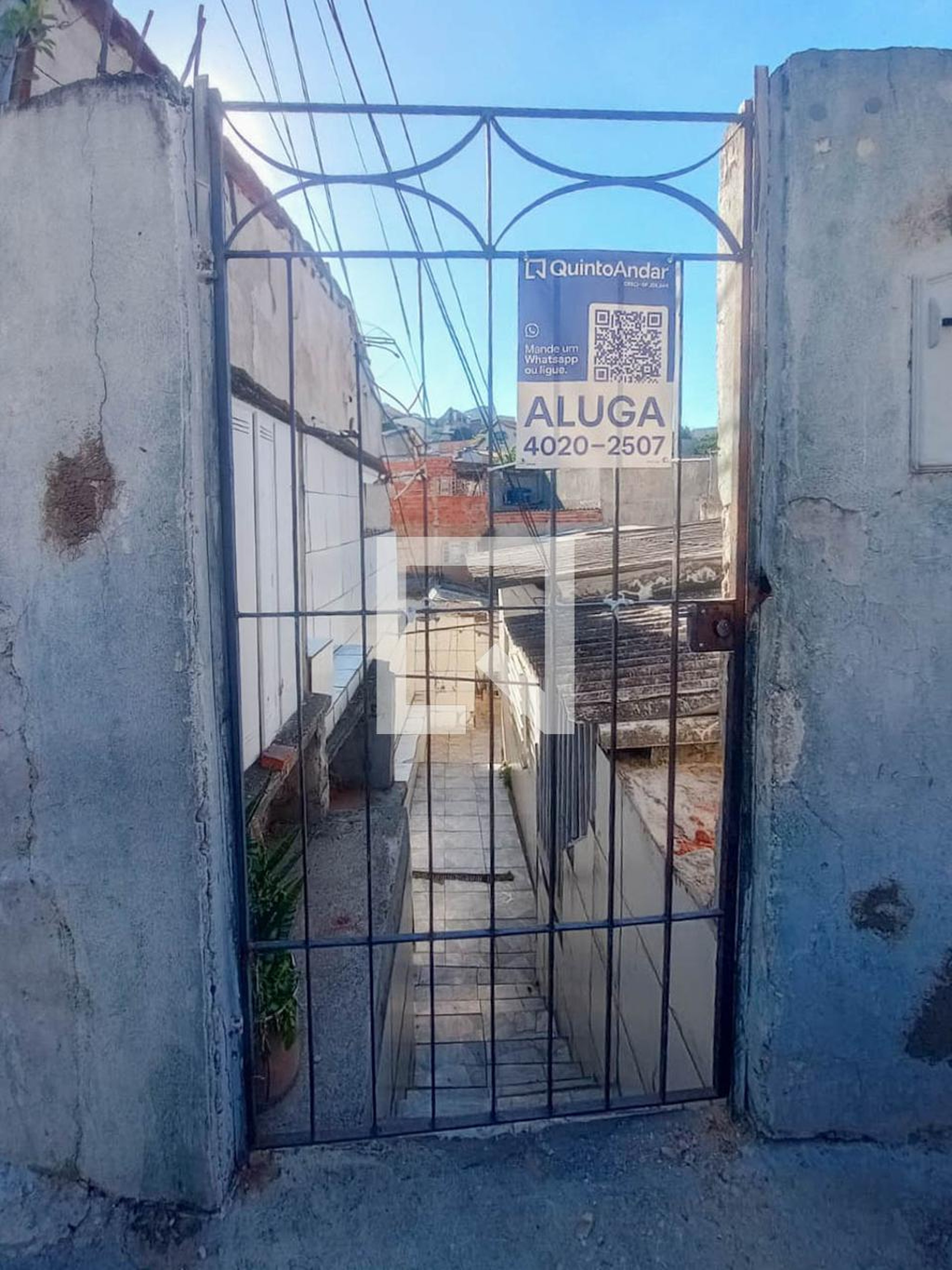 Fachada Condomínio em Rua Cônego Vicente, 73