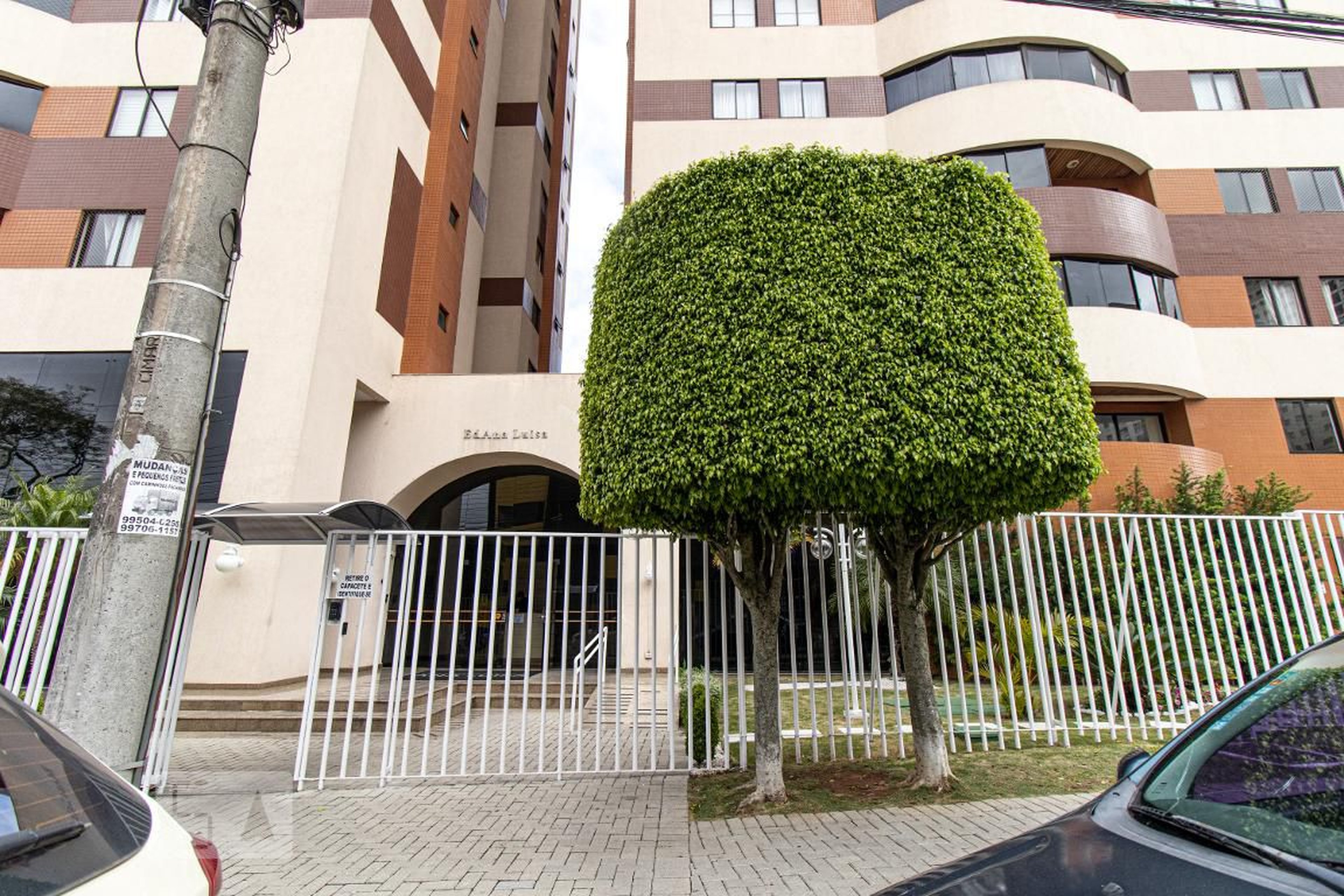 Fachada do Condomínio Edifício Ana Luísa