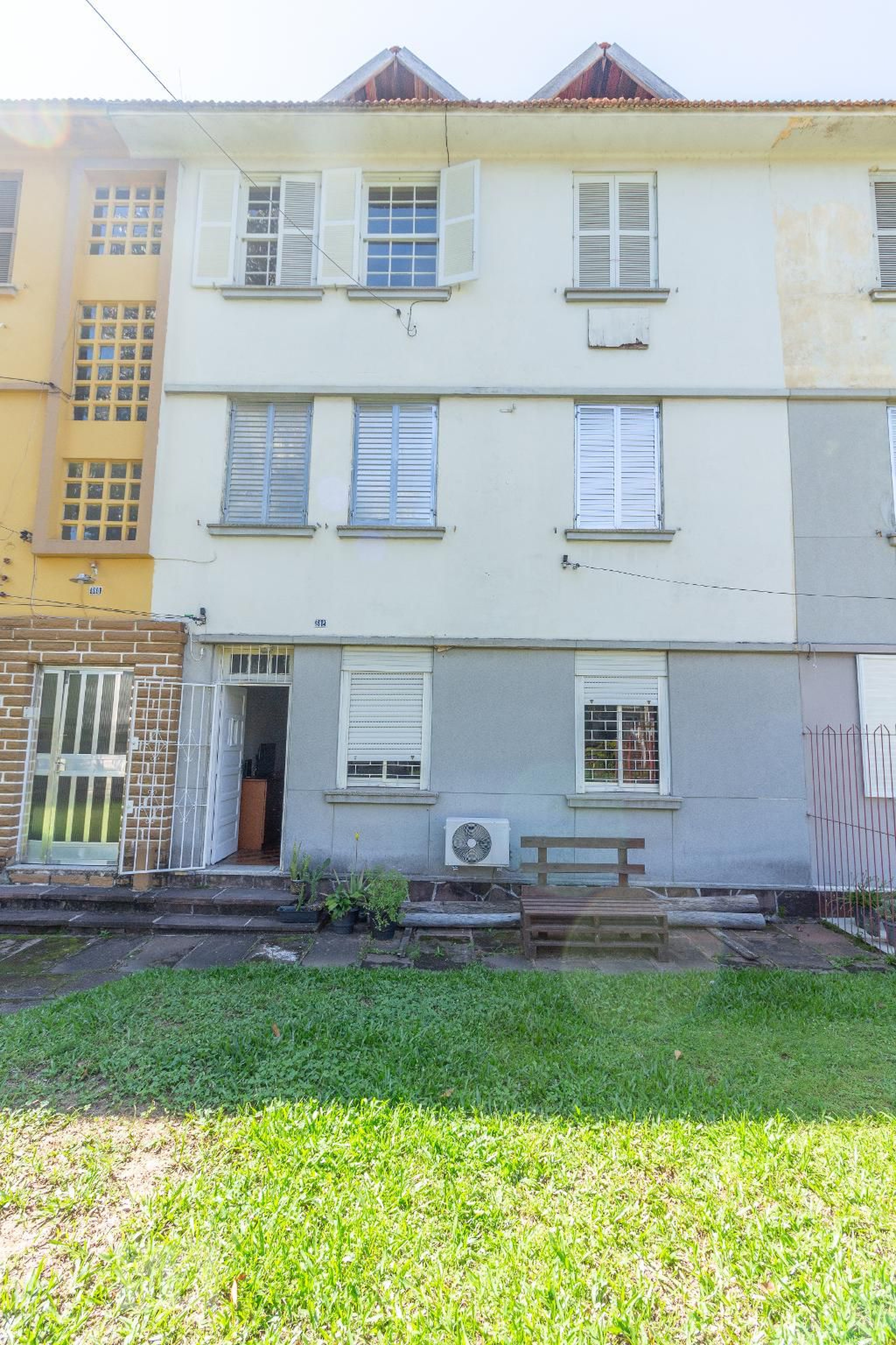 Fachada Condomínio em Avenida dos Industriários, 682