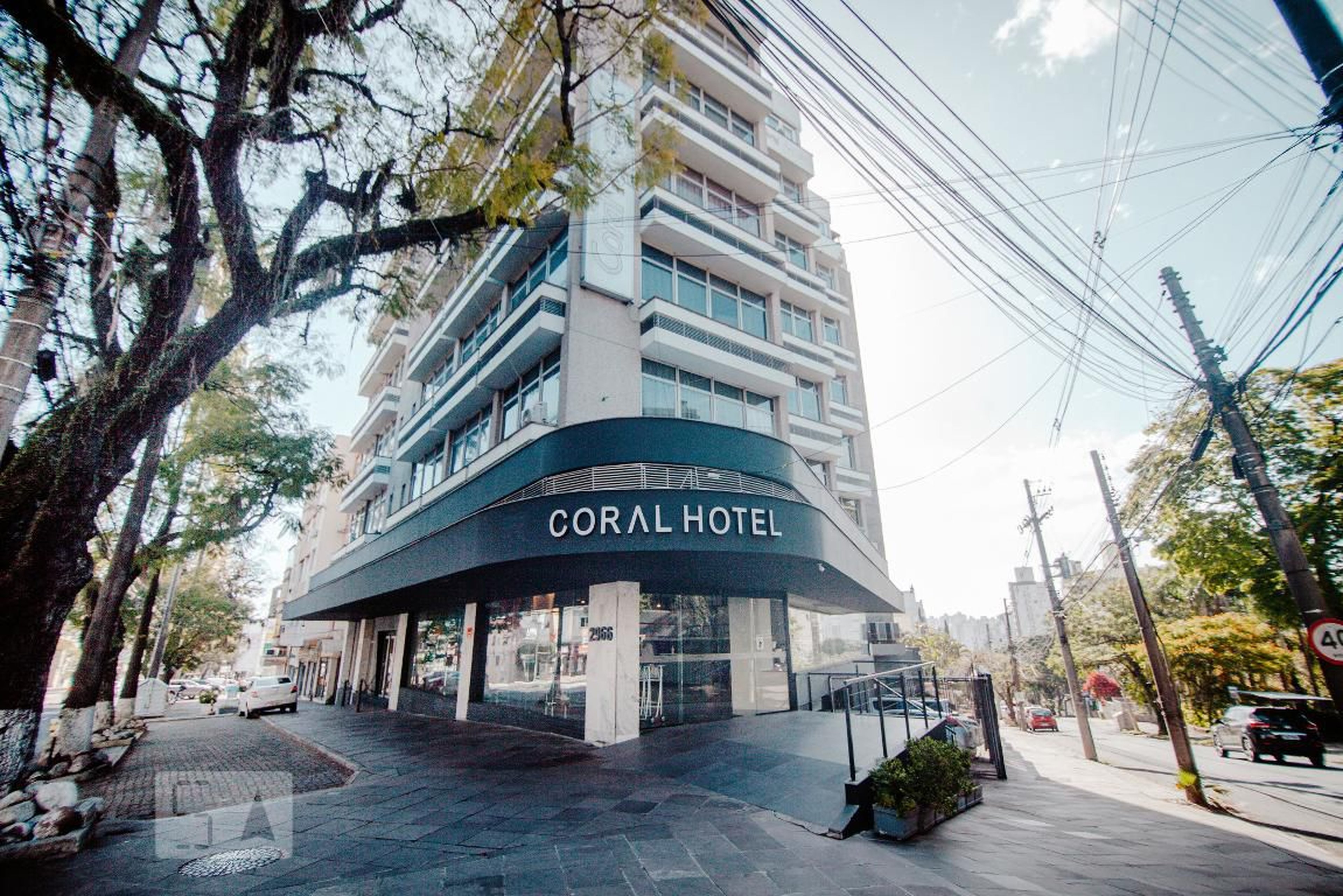 Fachada Condomínio em Avenida Protásio Alves, 2966