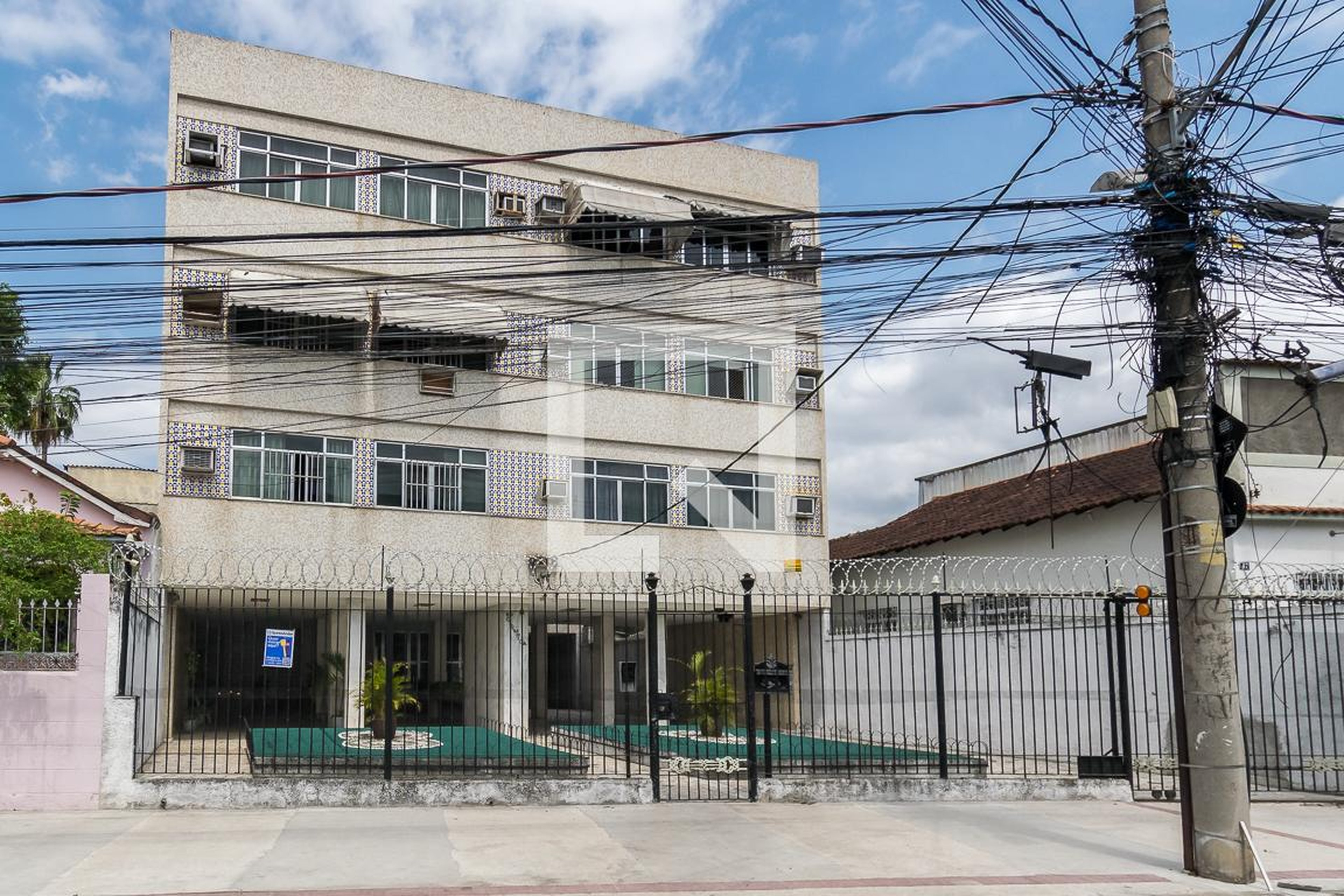 Fachada do Prédio Condomínio em Rua Dona Cantilda, 45