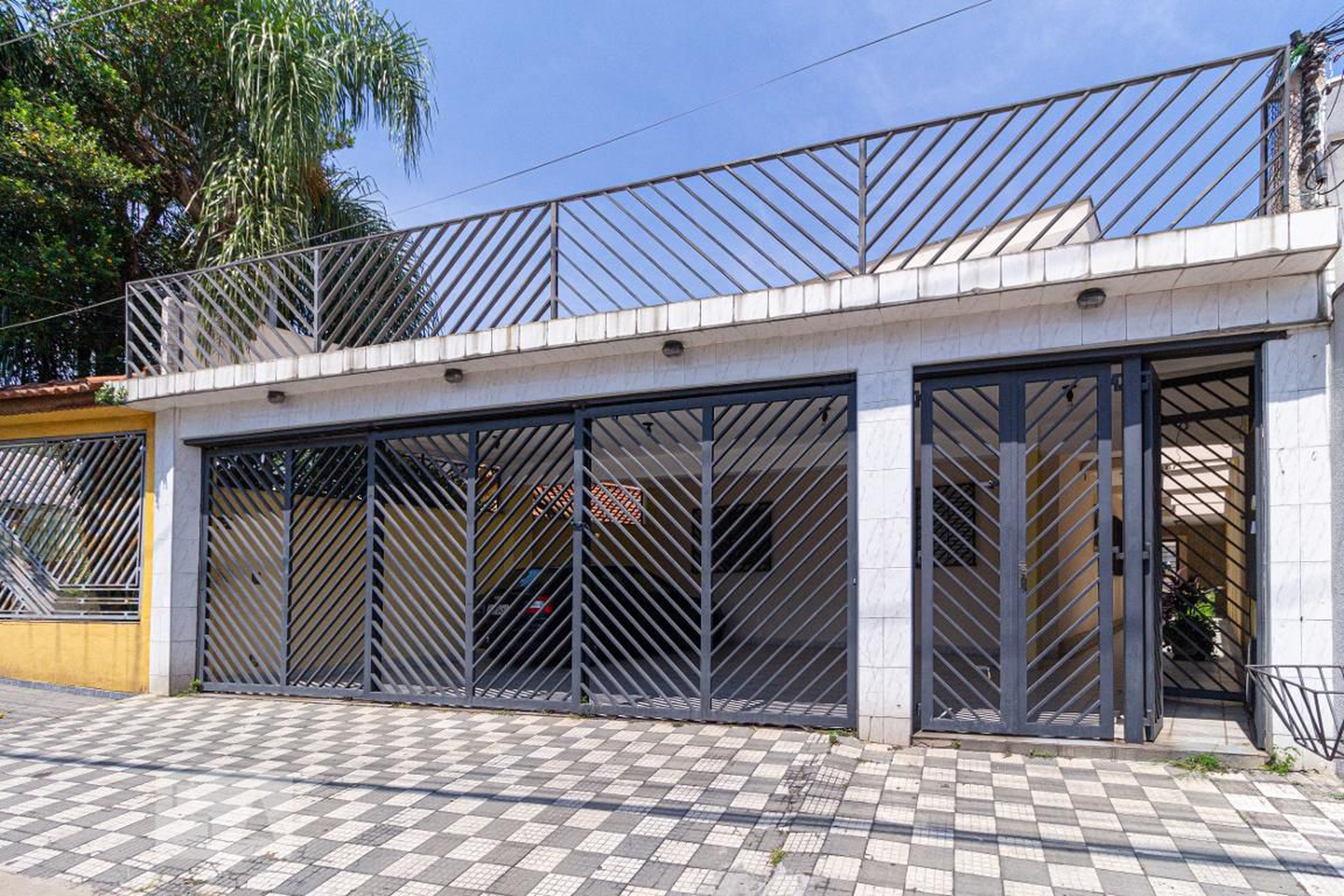 fachada Condomínio em Avenida Cásper Líbero, 239