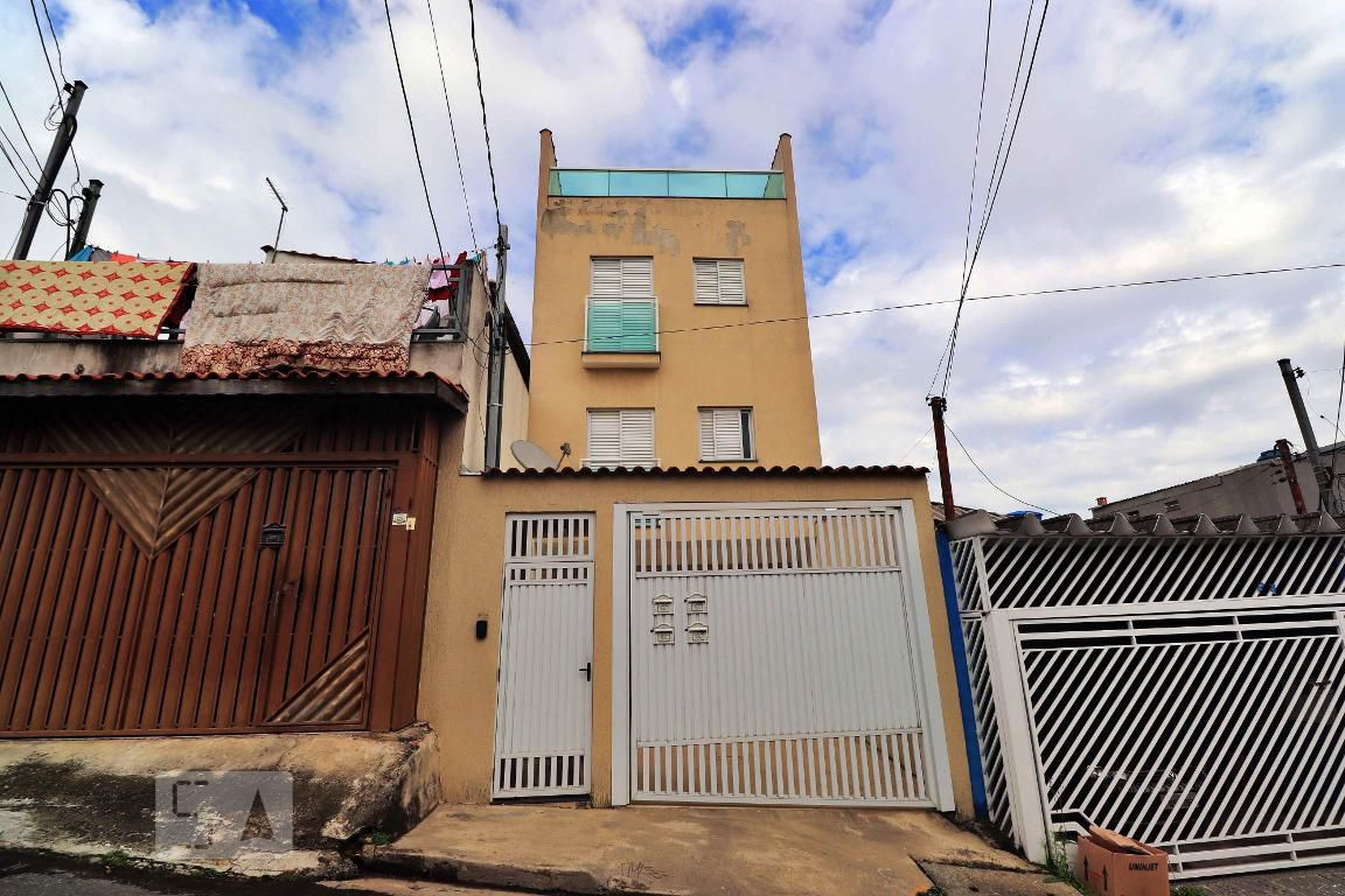 Fachada Condomínio em Rua Luís Gama, 40