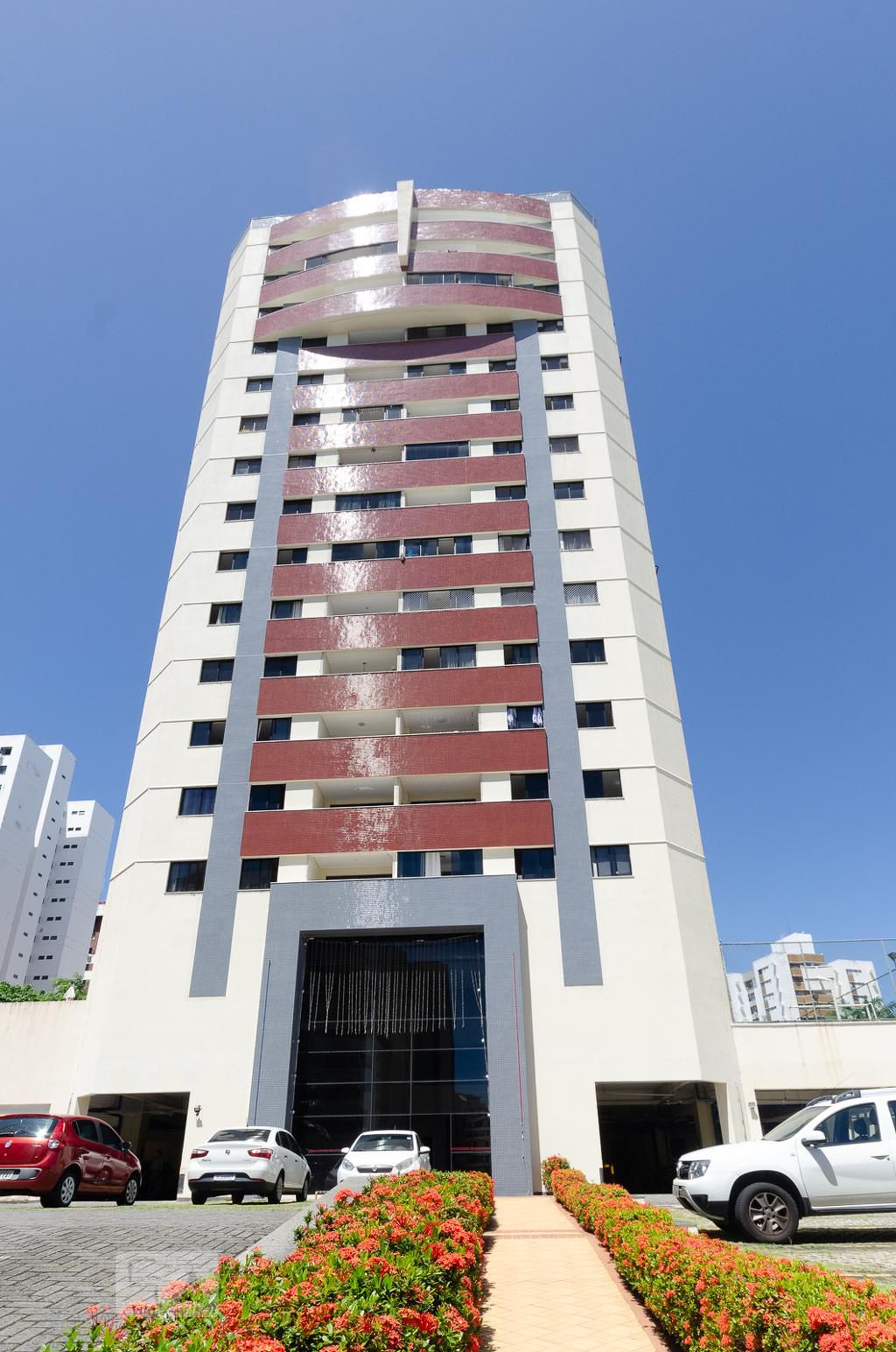 Fachada do Condomínio Condomínio Porto Real